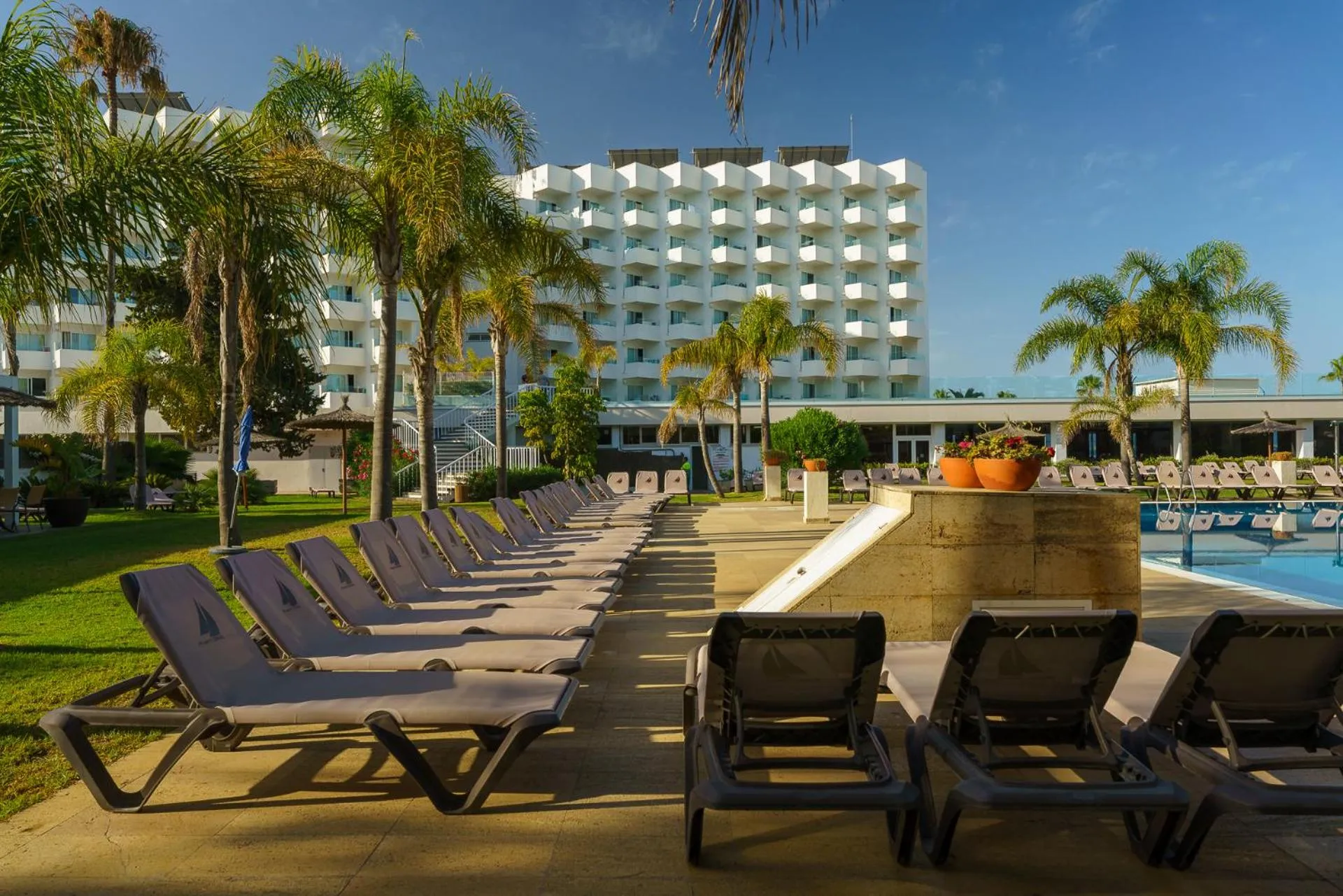 Swimming pool in Hotel Puerto Bahía & Spa