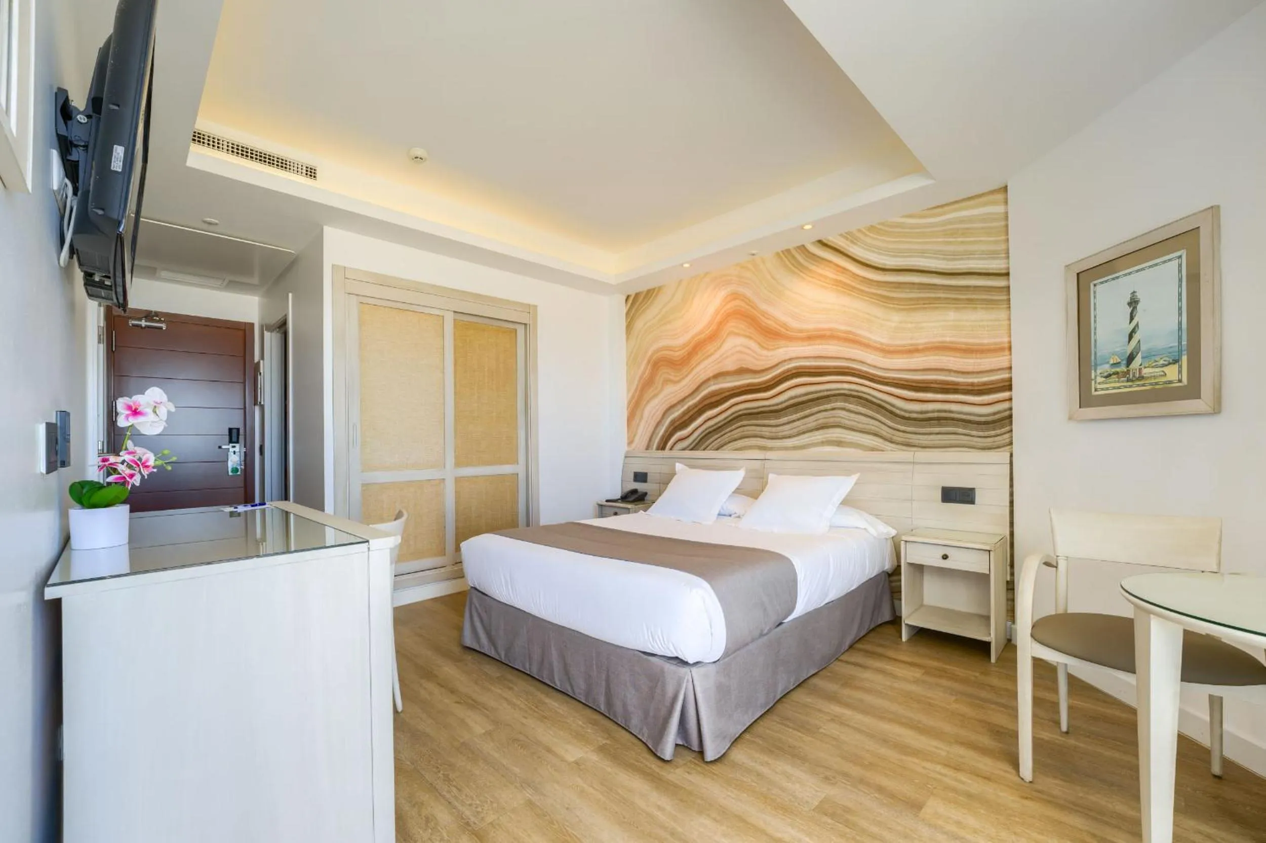 Bed in Hotel Puerto Bahía & Spa