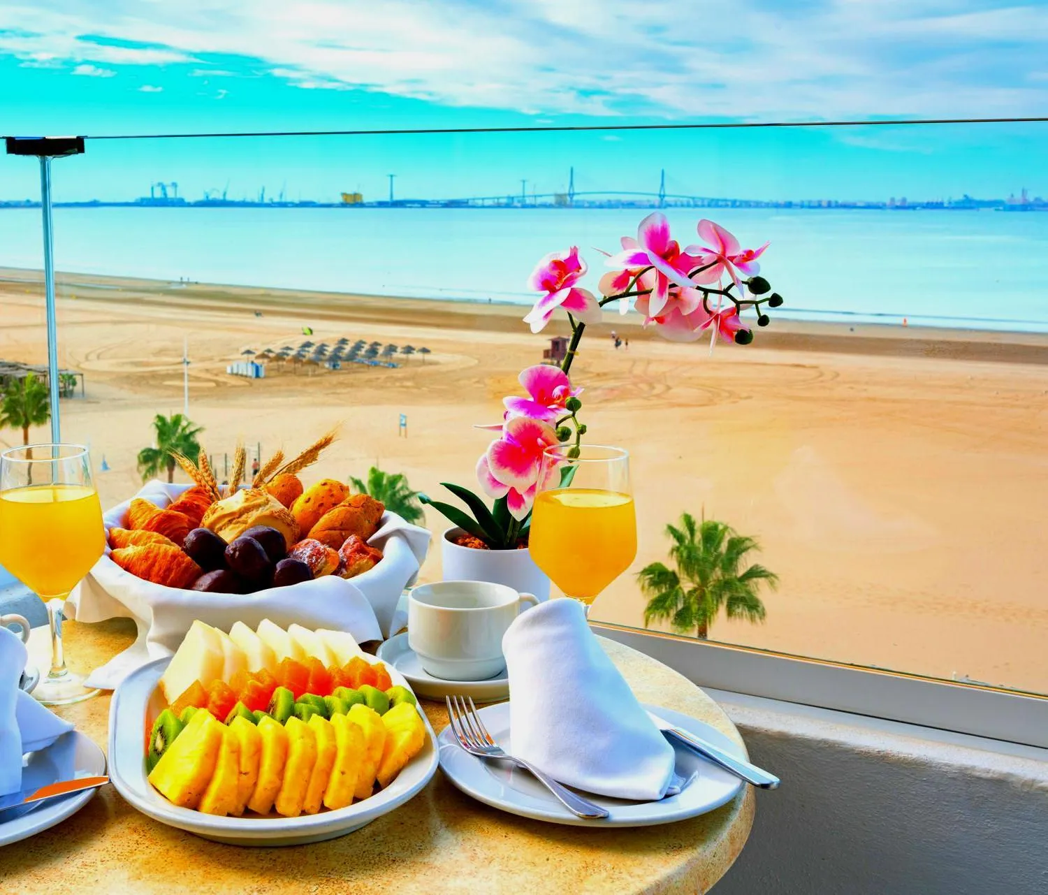 Day in Hotel Puerto Bahía & Spa