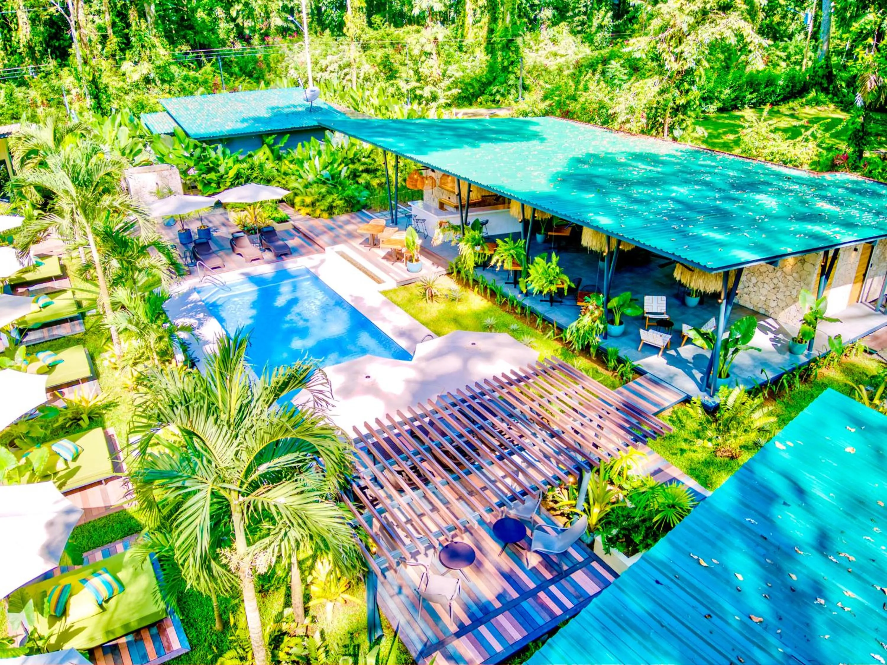 Pool view in Exôtico Beach Hotel