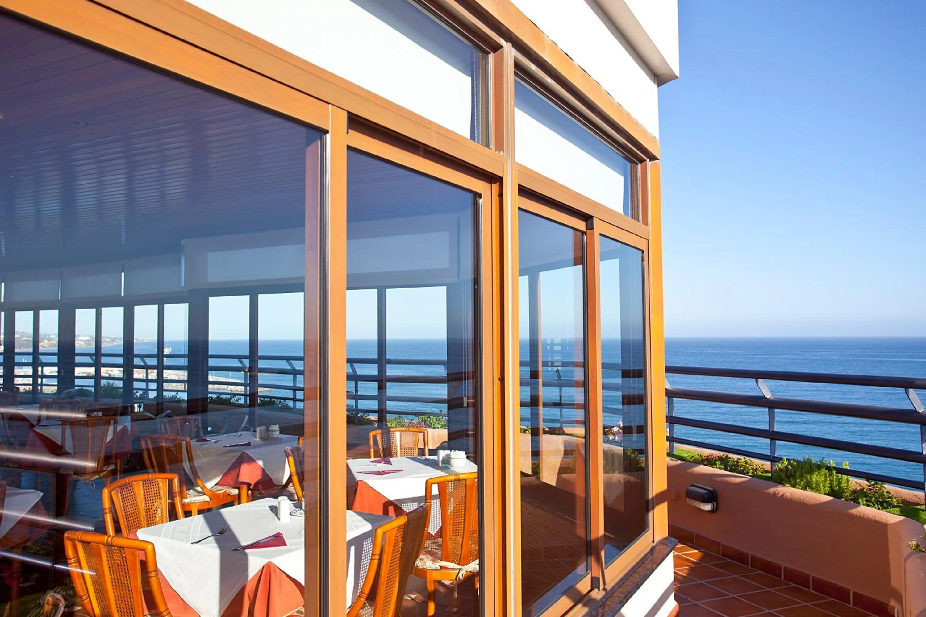 Restaurant/places to eat in Ona Princesa Playa