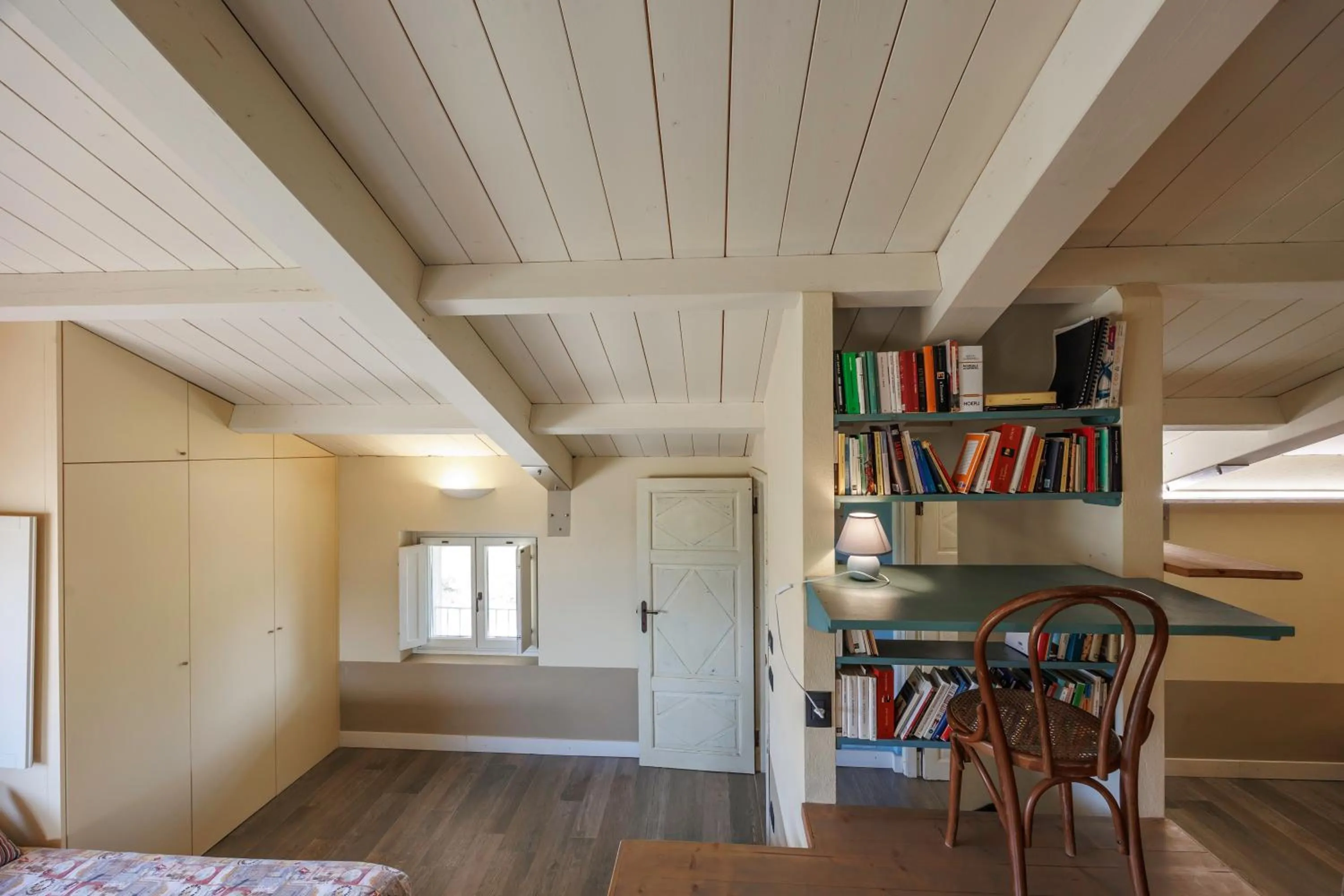 Library in Florario B&B