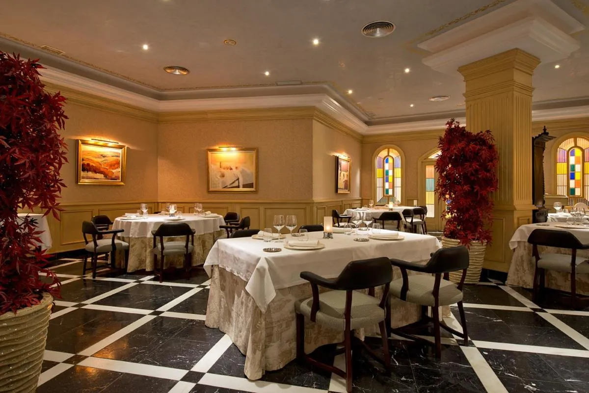 Restaurant/places to eat in Hotel IPV Palace & Spa - Adults Recommended