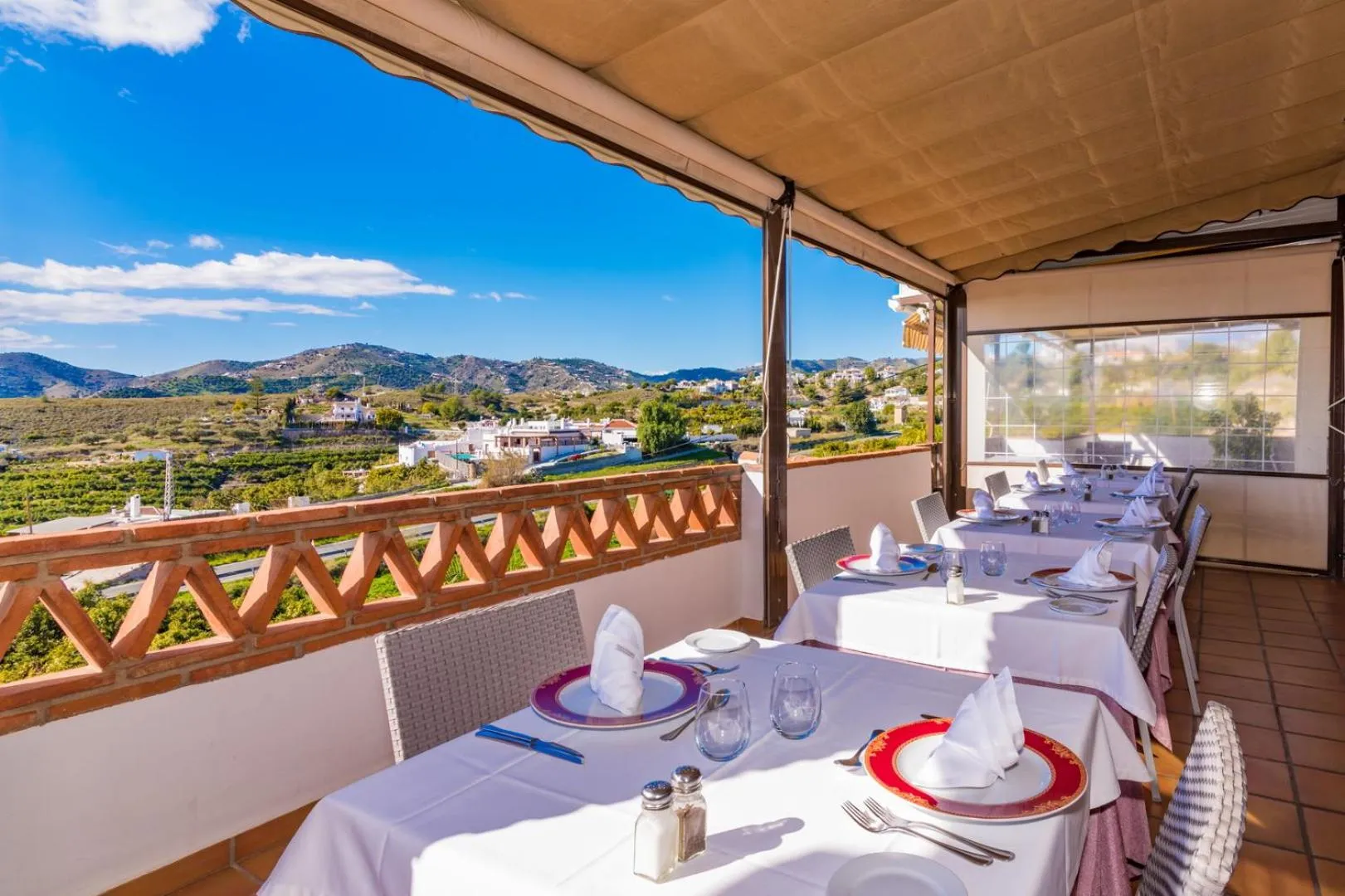 Restaurant/places to eat in Hotel Rural Almazara