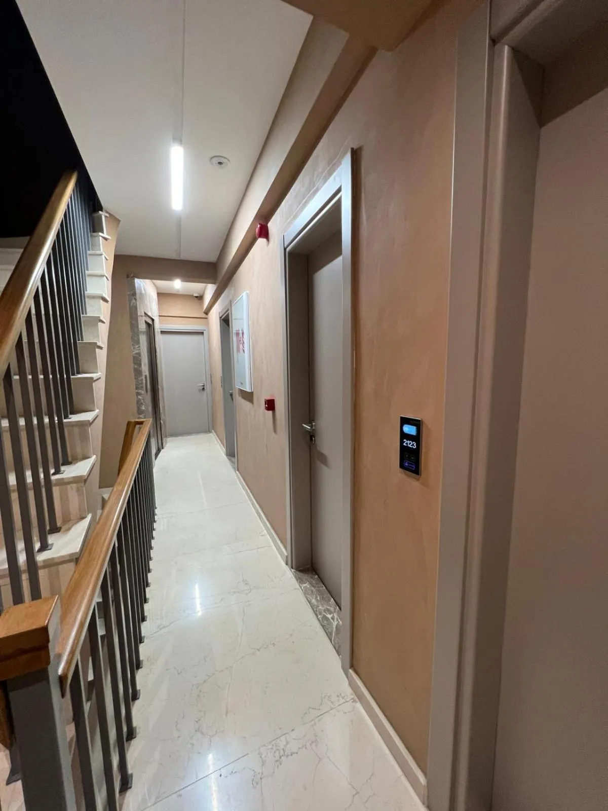 Property building in 21 Rooms Hotel