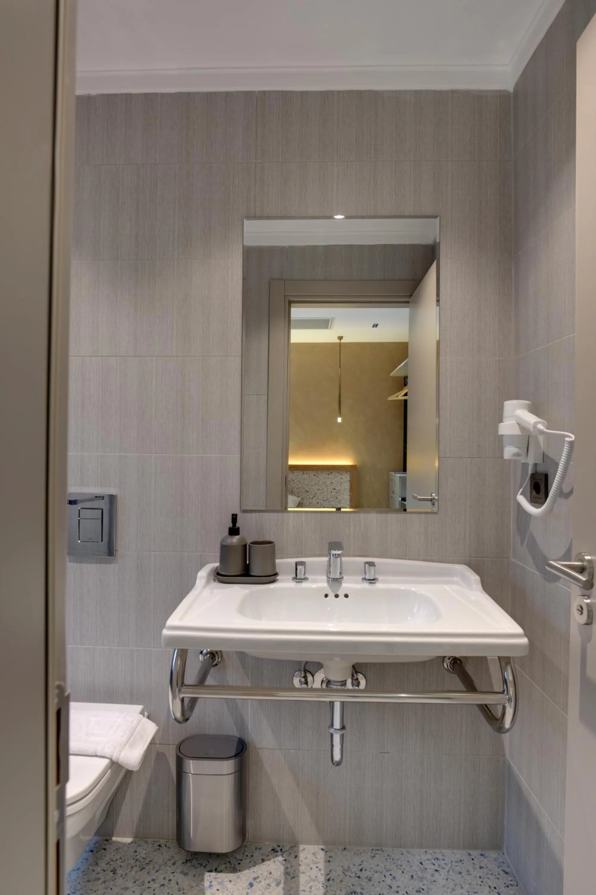 Toilet in 21 Rooms Hotel