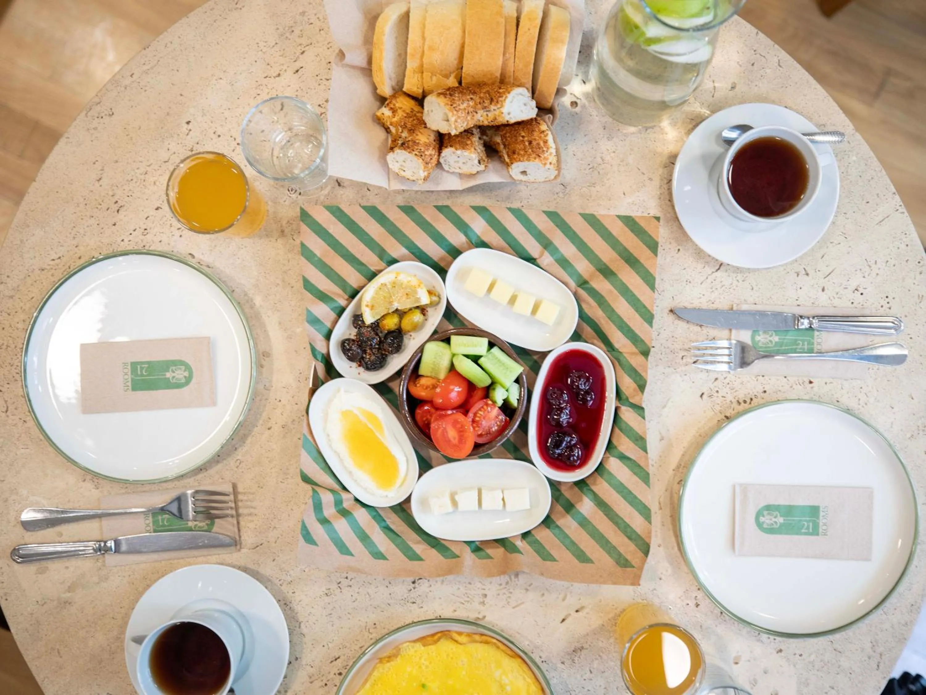 Property building in 21 Rooms Hotel