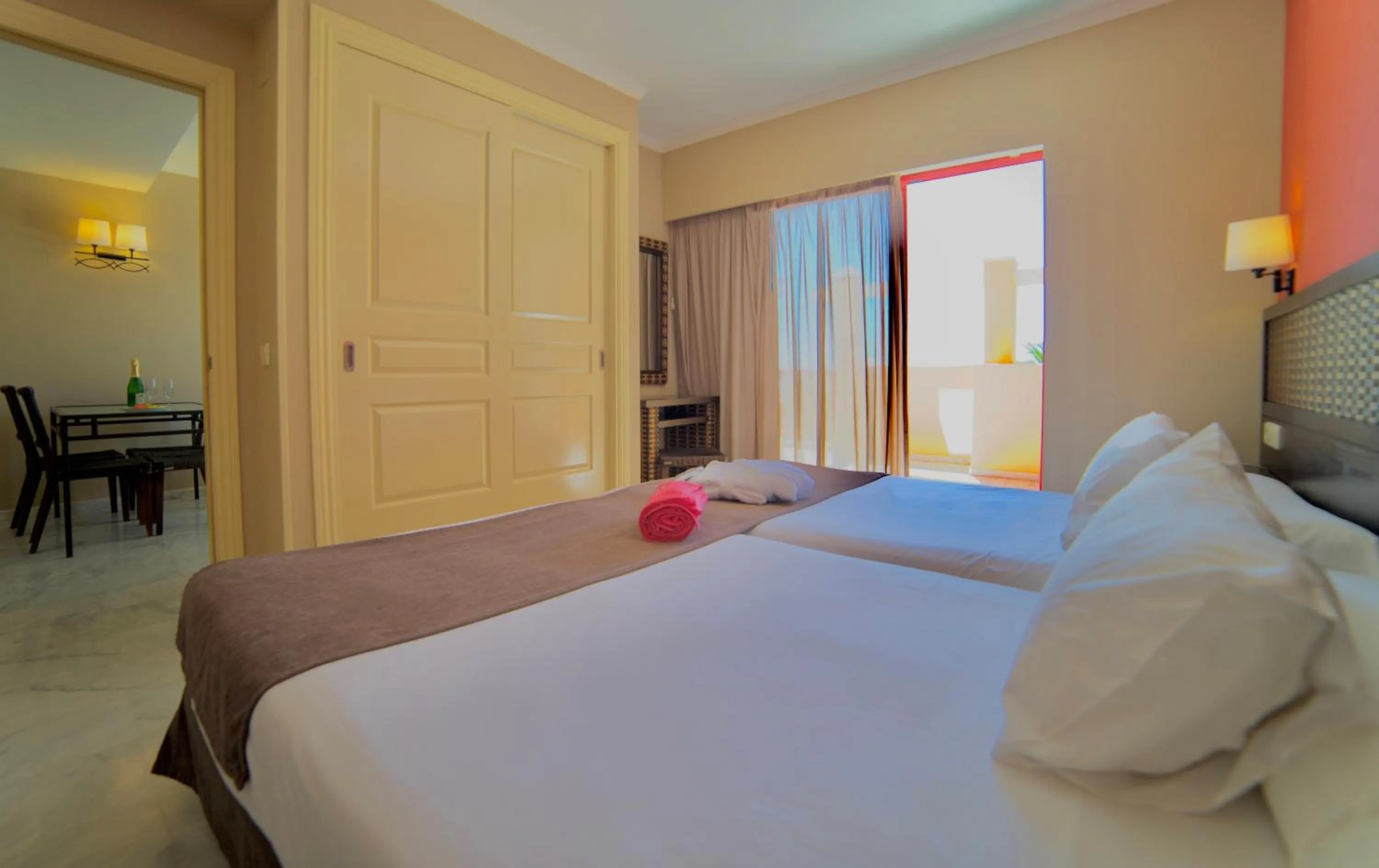 Photo of the whole room, Bed in Holiday Premium Resort