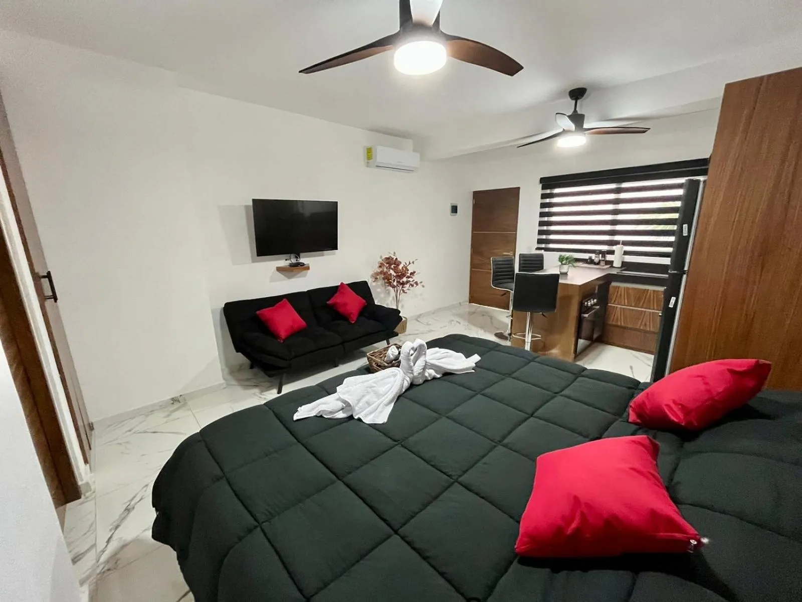 Photo of the whole room, Bed in AHAU Playa