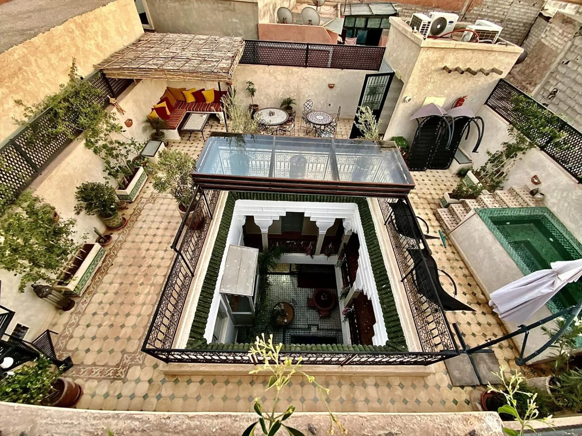 Six-Bedroom House in Riad magnolia privatisé