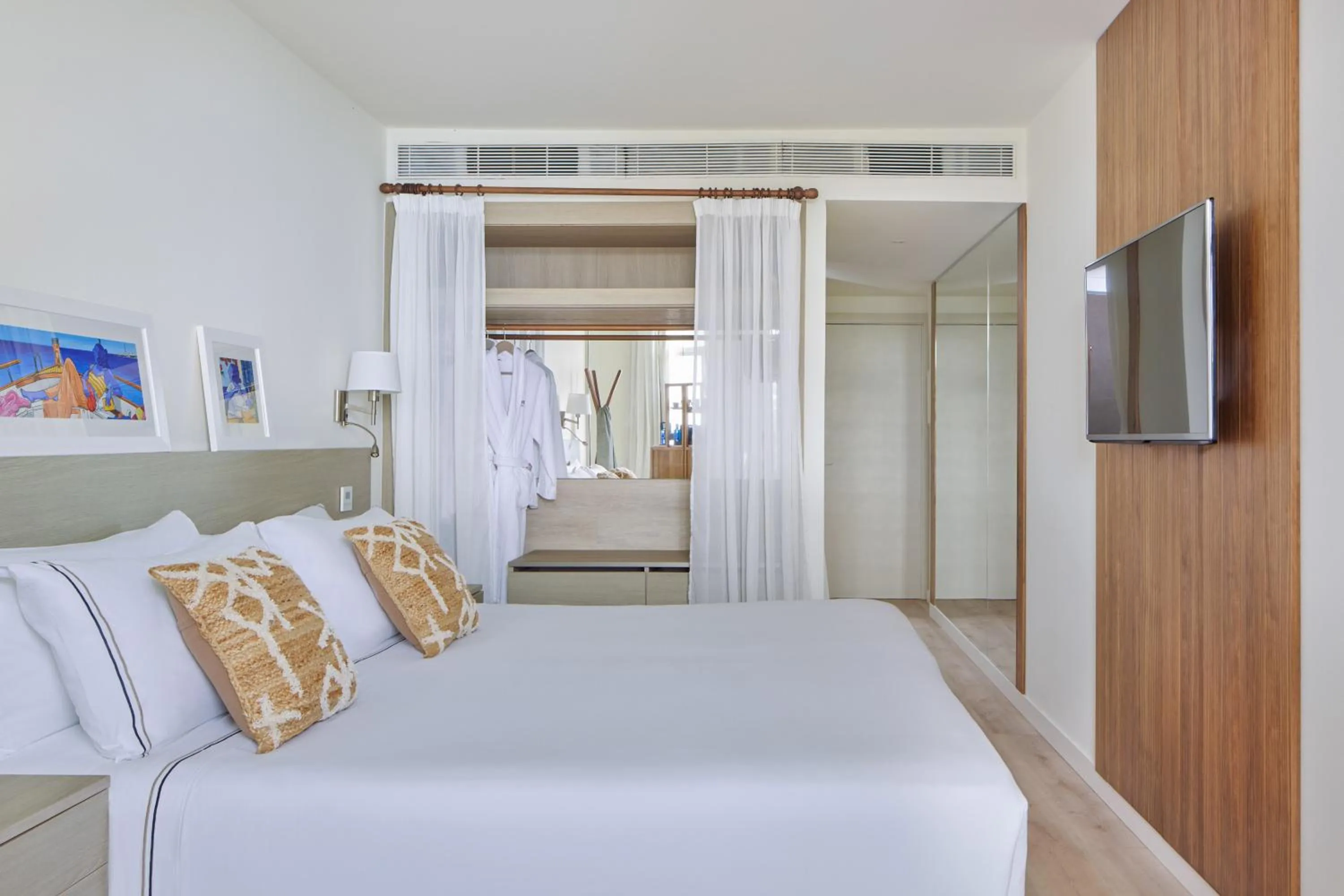 Bed in Meliá Cala Galdana
