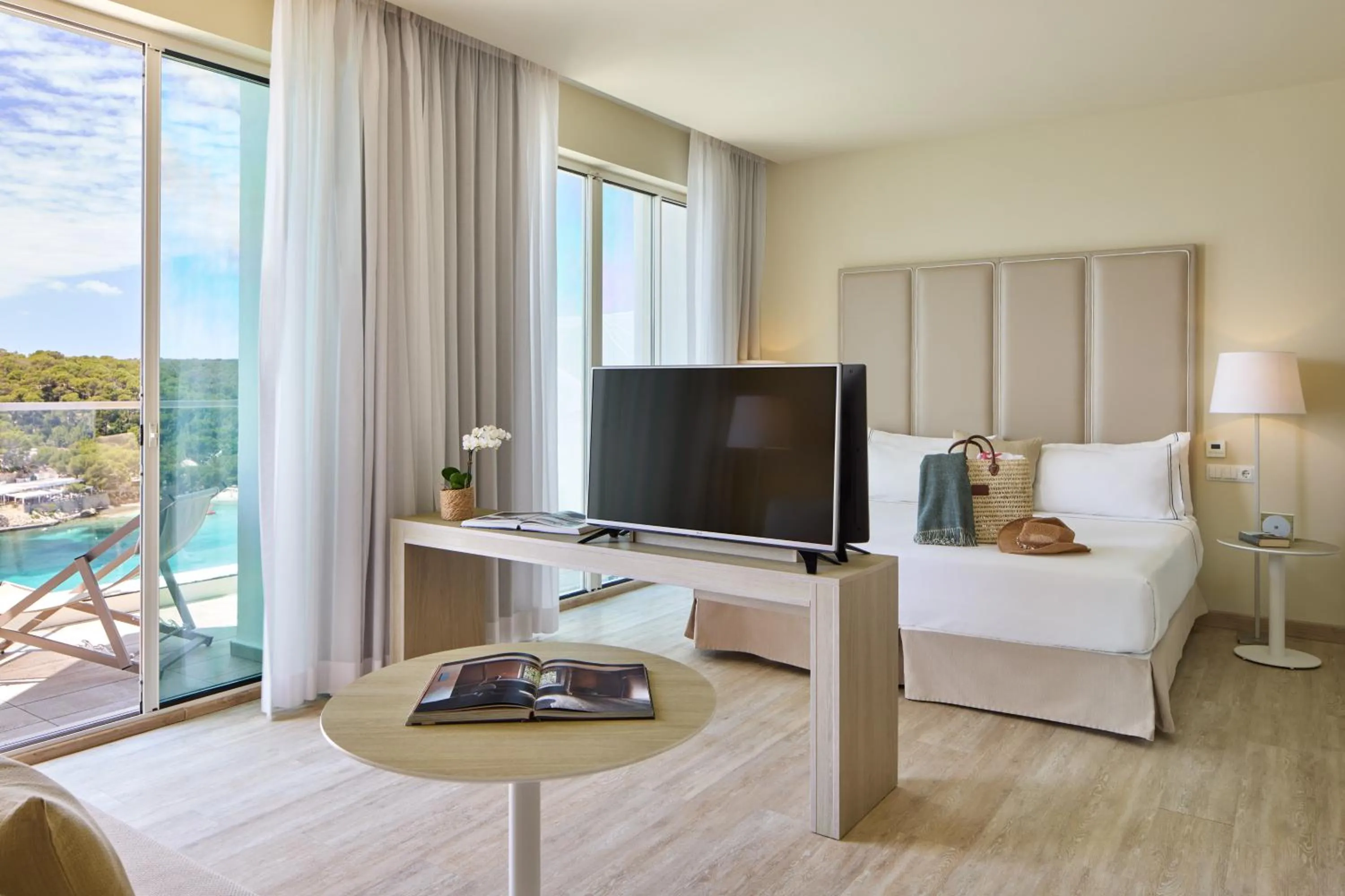TV and multimedia in Meliá Cala Galdana