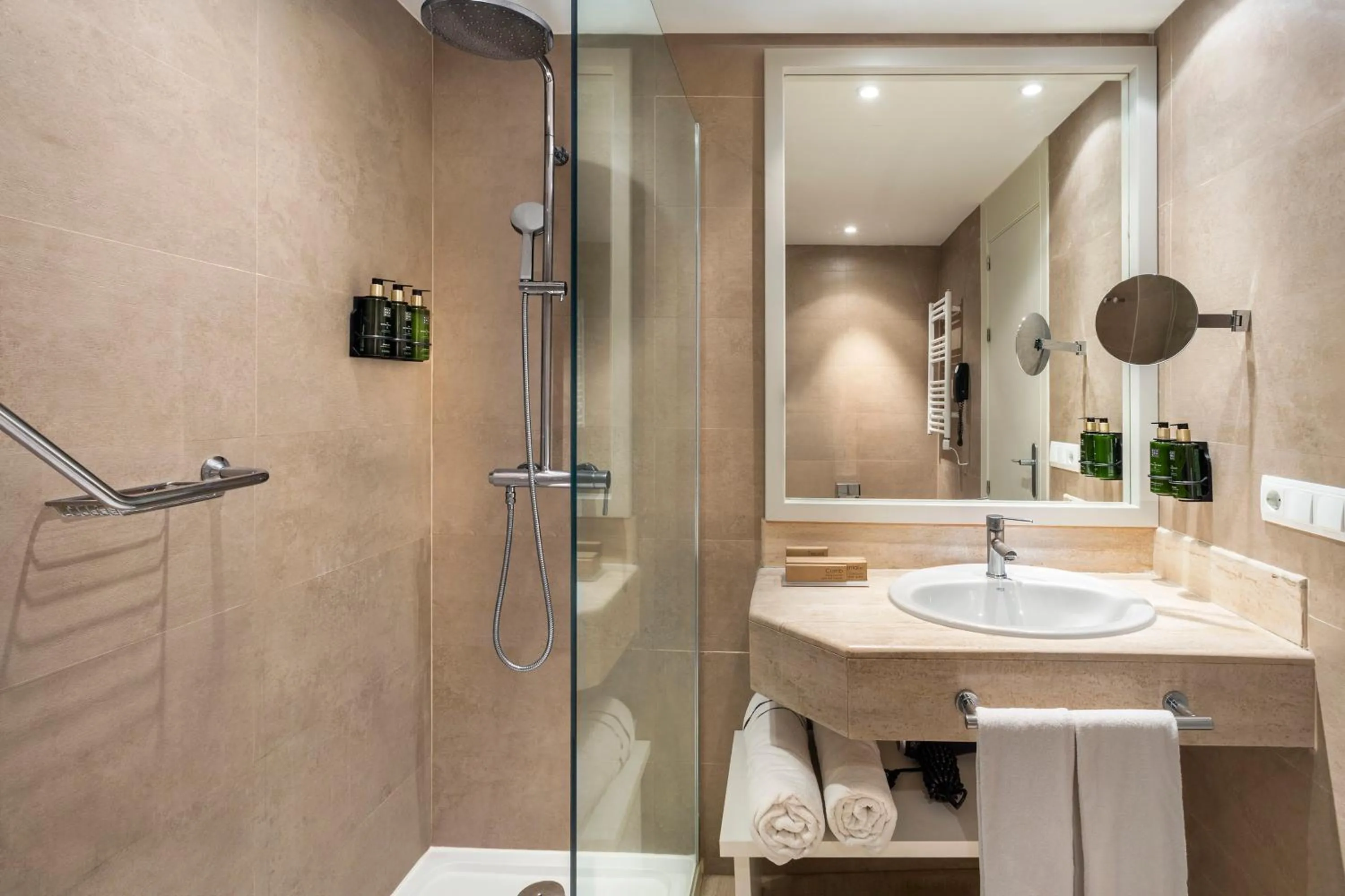 Shower in Meliá Cala Galdana