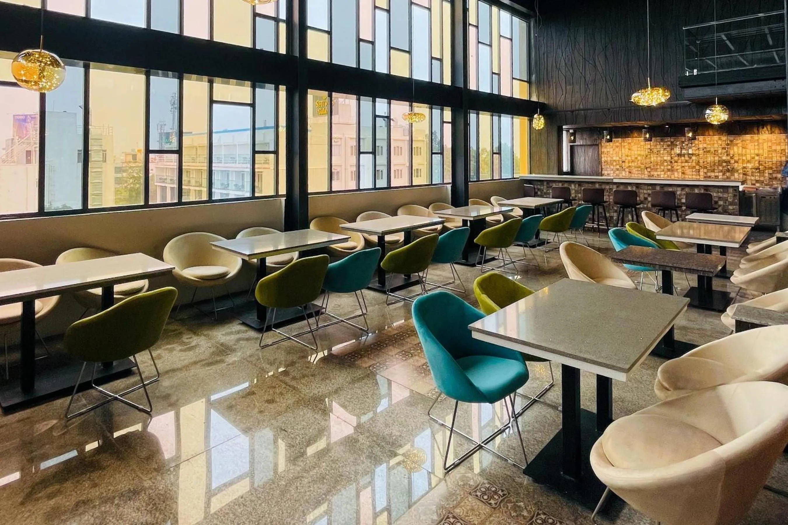 Restaurant/places to eat in Quality Inn Rockwell Grand, Bangalore