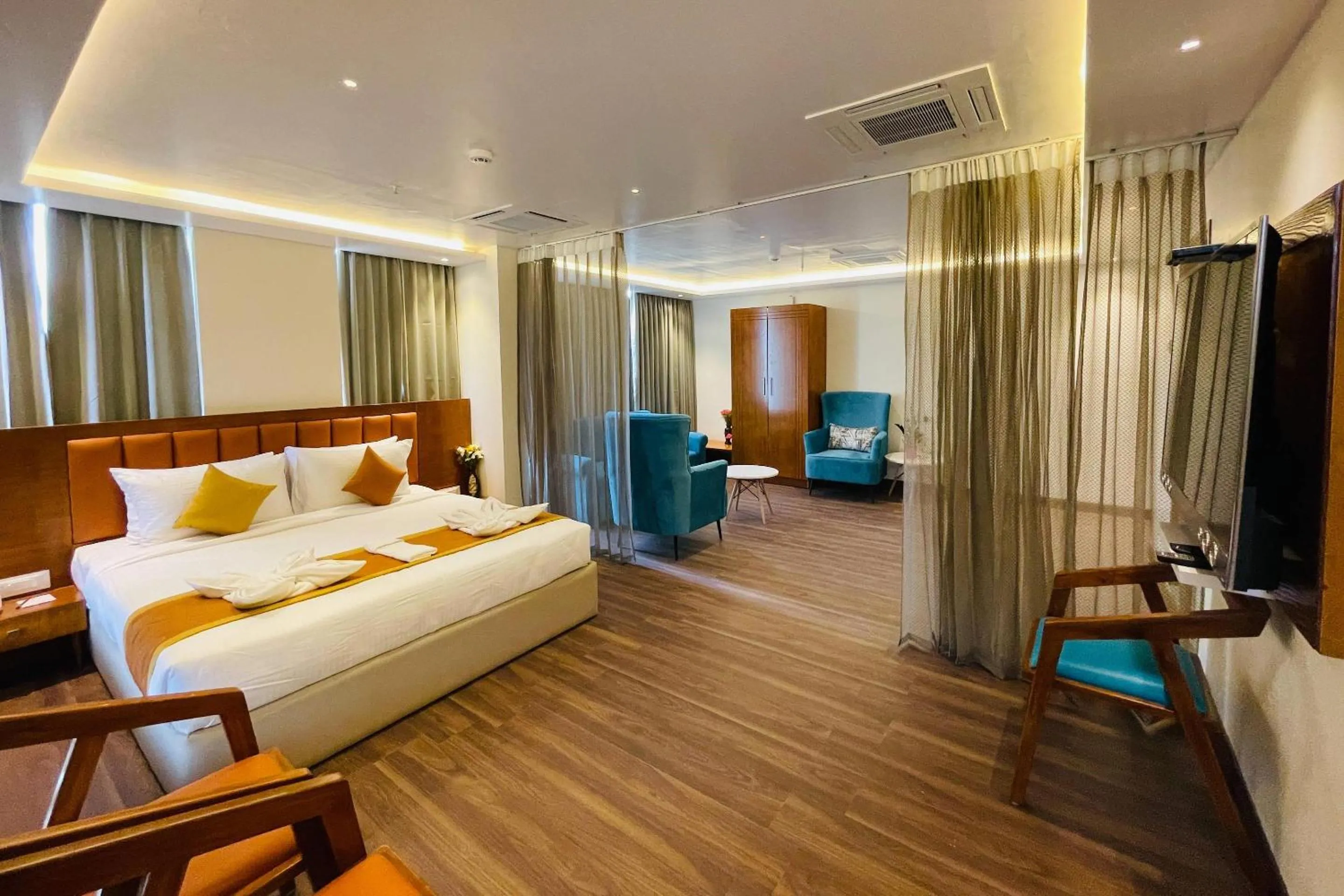 Bedroom, Bed in Quality Inn Rockwell Grand, Bangalore