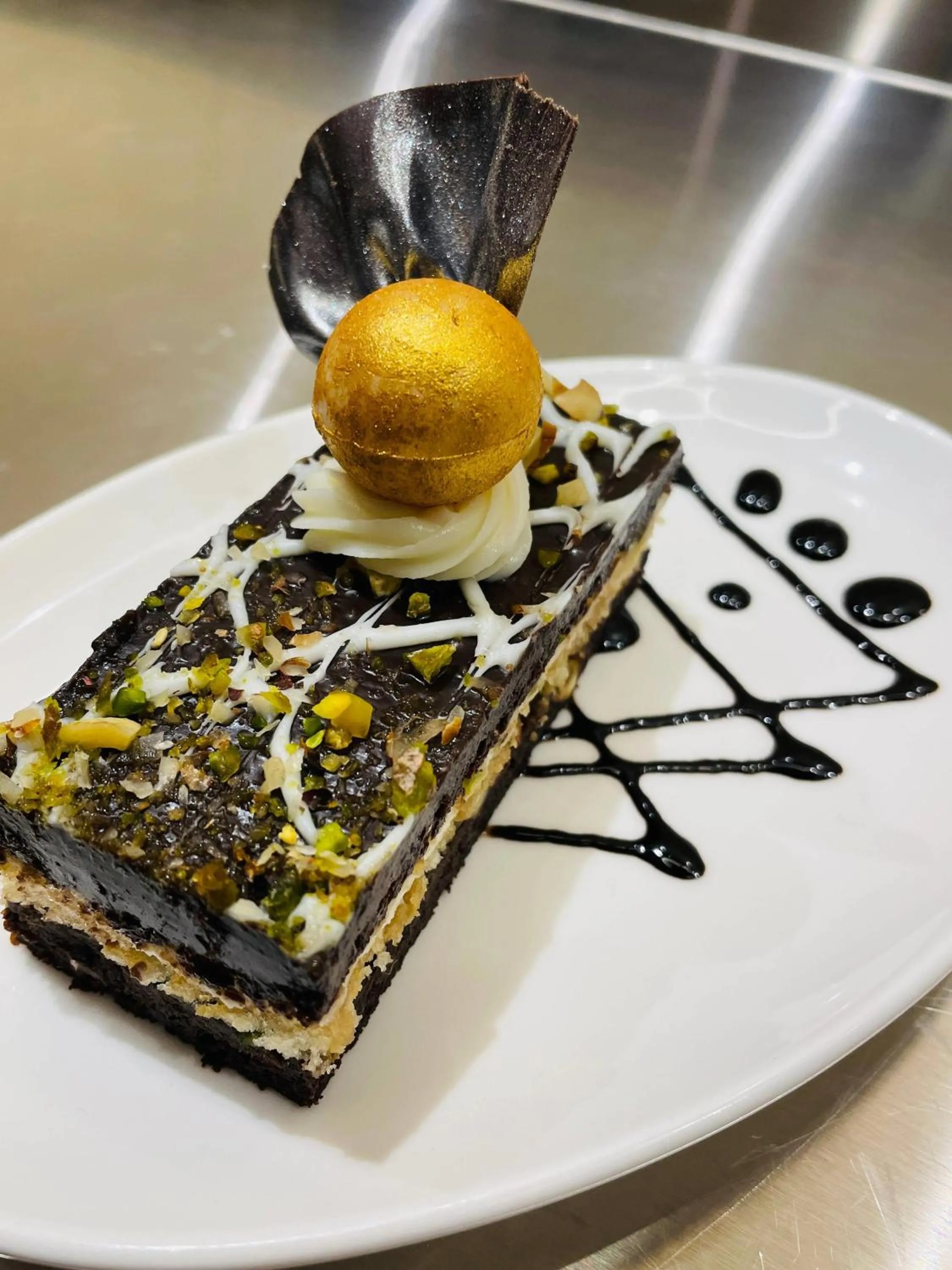 Restaurant/places to eat in Quality Inn Rockwell Grand, Bangalore