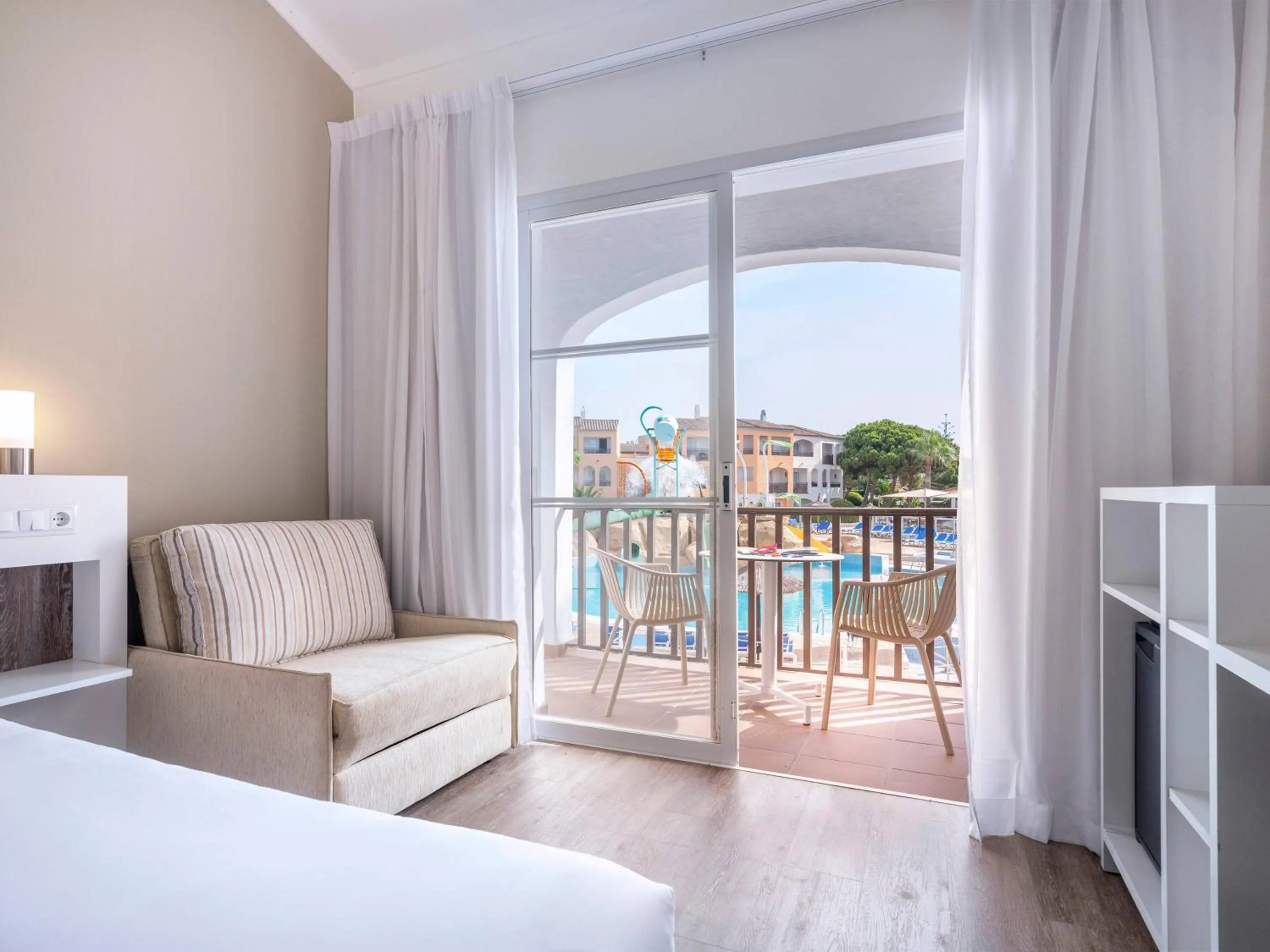 Balcony/Terrace, Bed in SOL Falcó Menorca