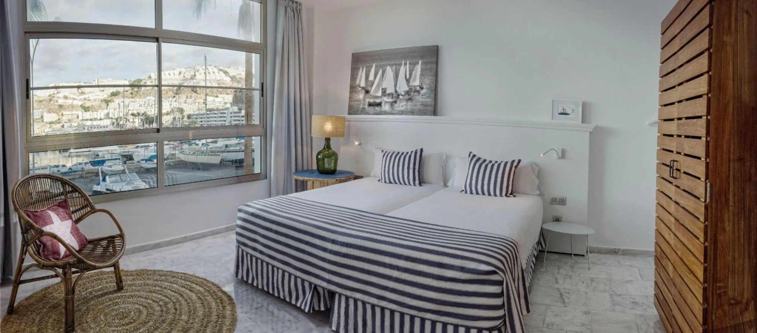 Photo of the whole room, Bed in Marina Suites Gran Canaria