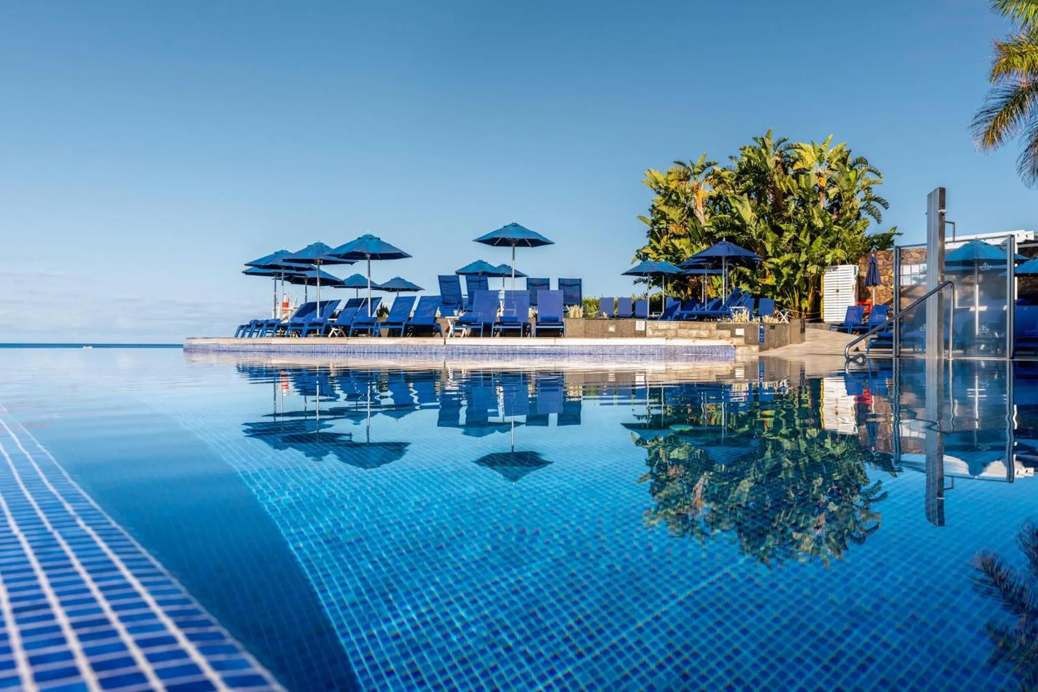 Swimming pool in Marina Suites Gran Canaria