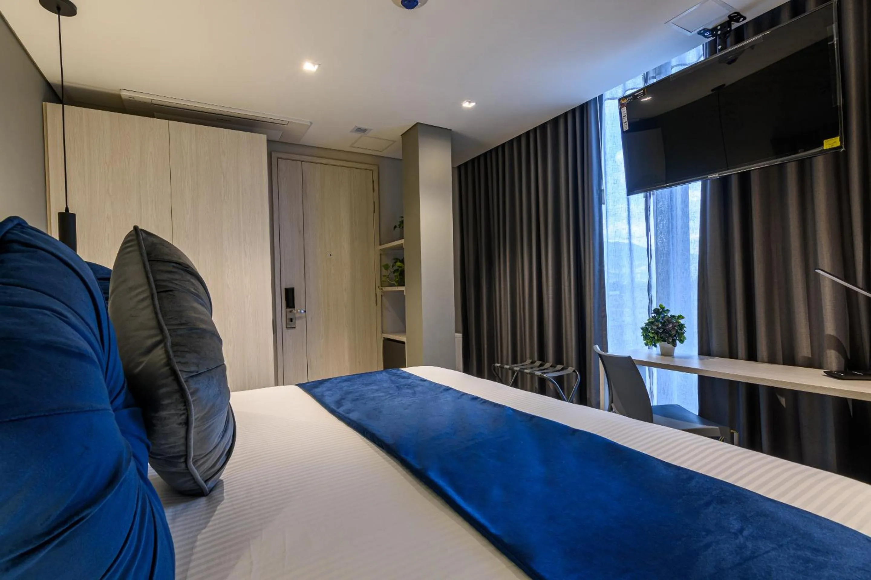 Bedroom, Bed in 4 Sur Hotel