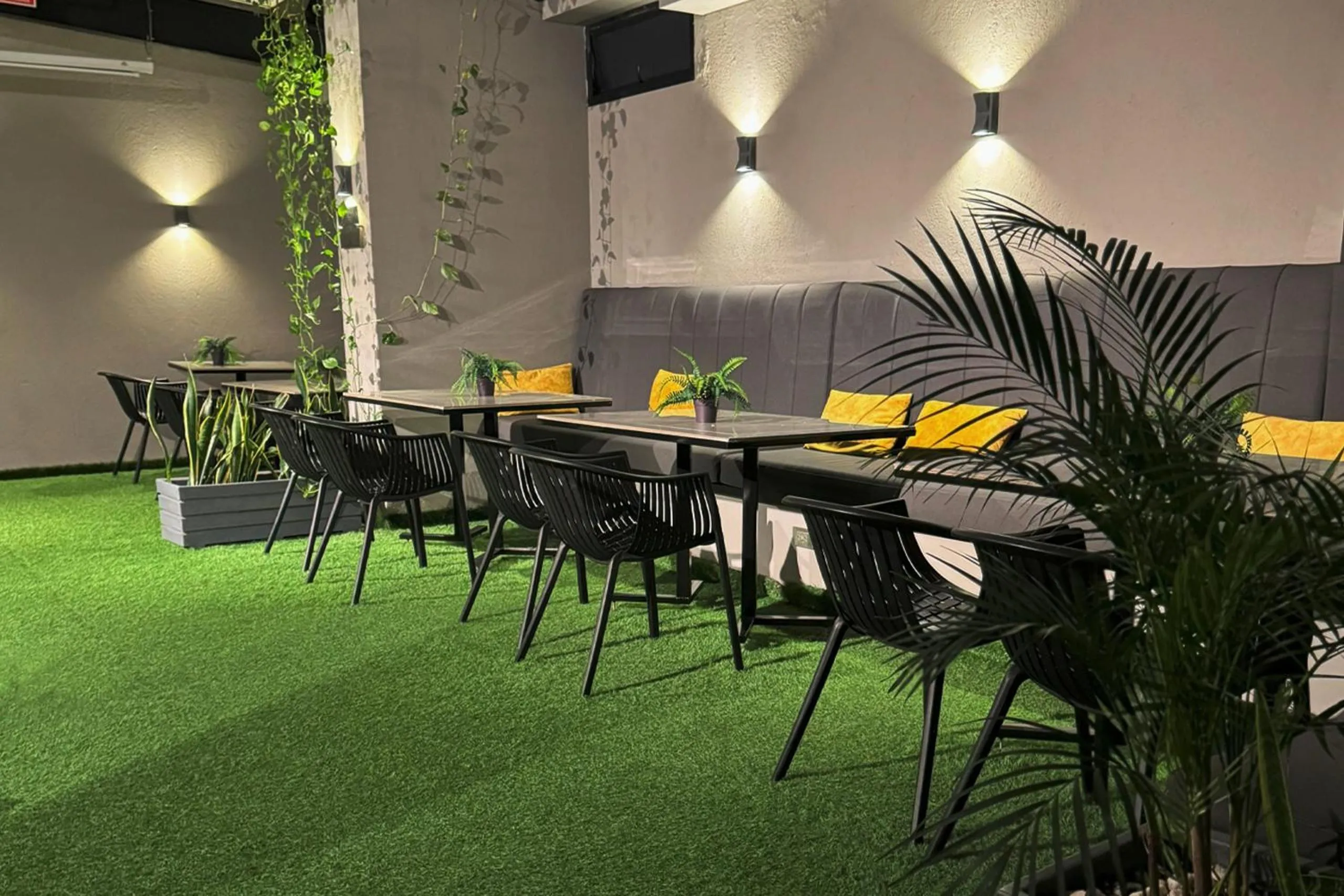 Restaurant/places to eat in 4 Sur Hotel