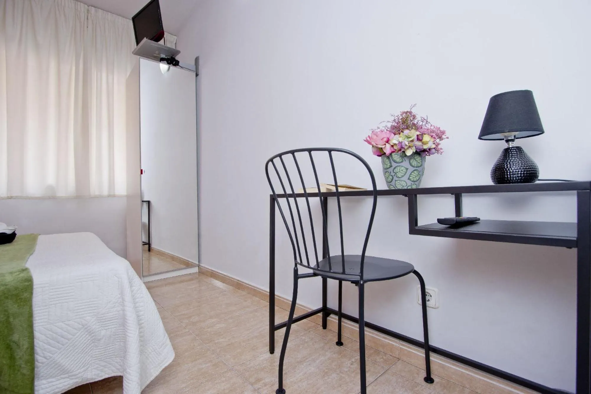 Bed in Barcelona City North Hostal