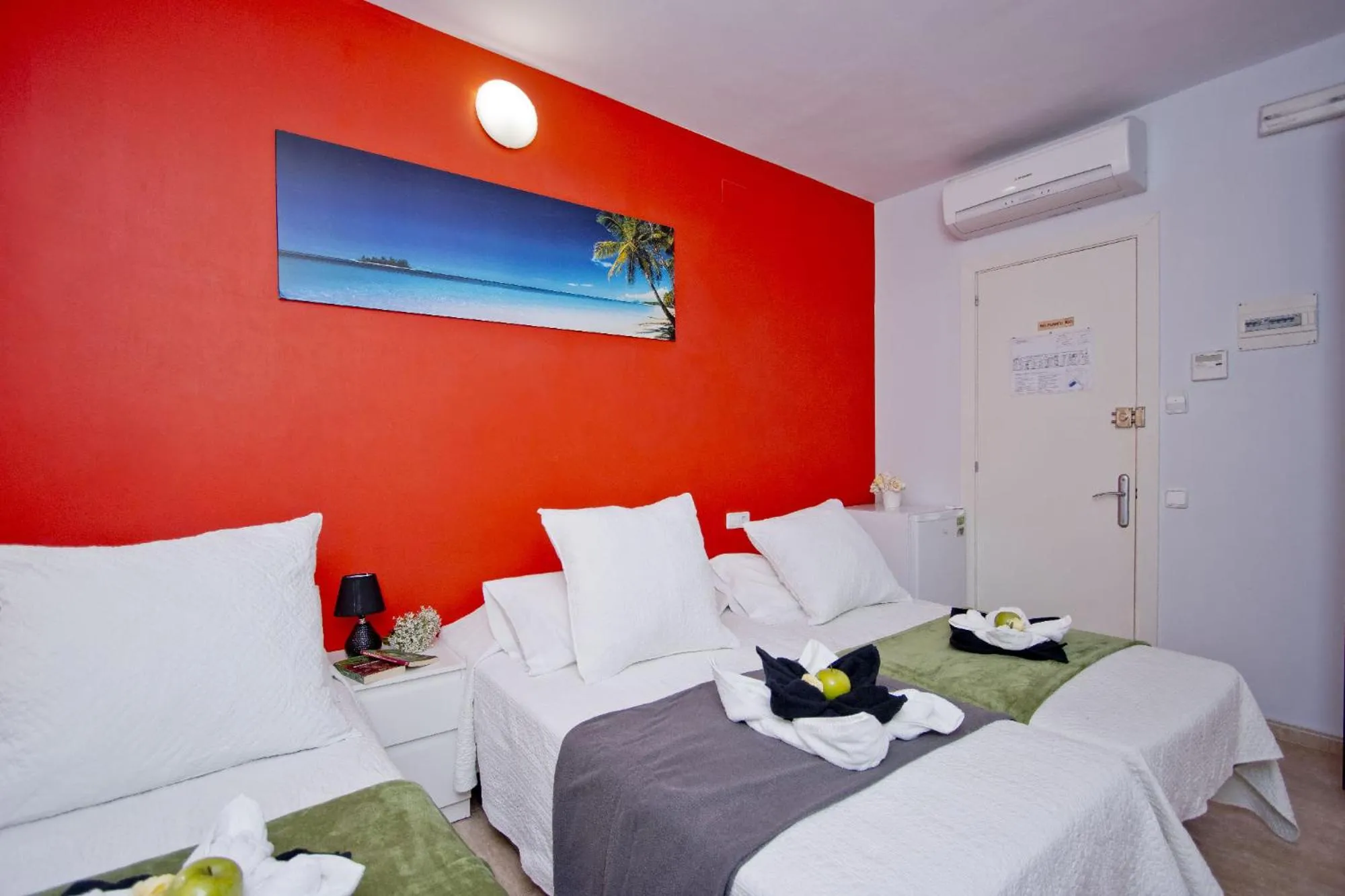 Bed in Barcelona City North Hostal