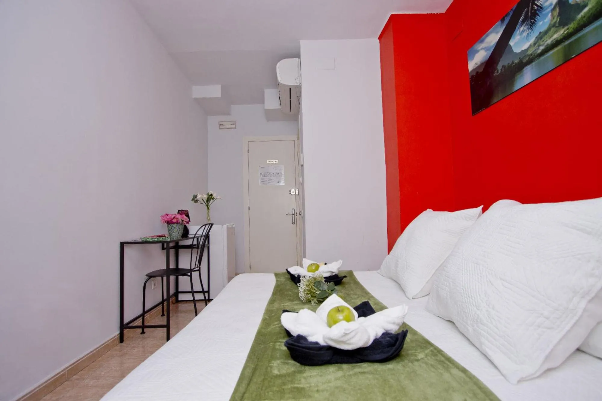 Bed in Barcelona City North Hostal