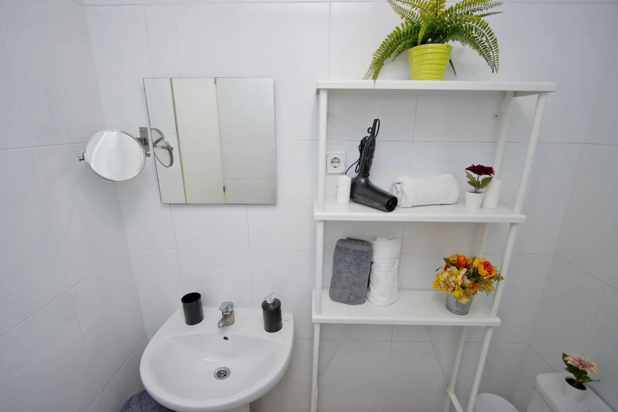 Barcelona City North Hostal