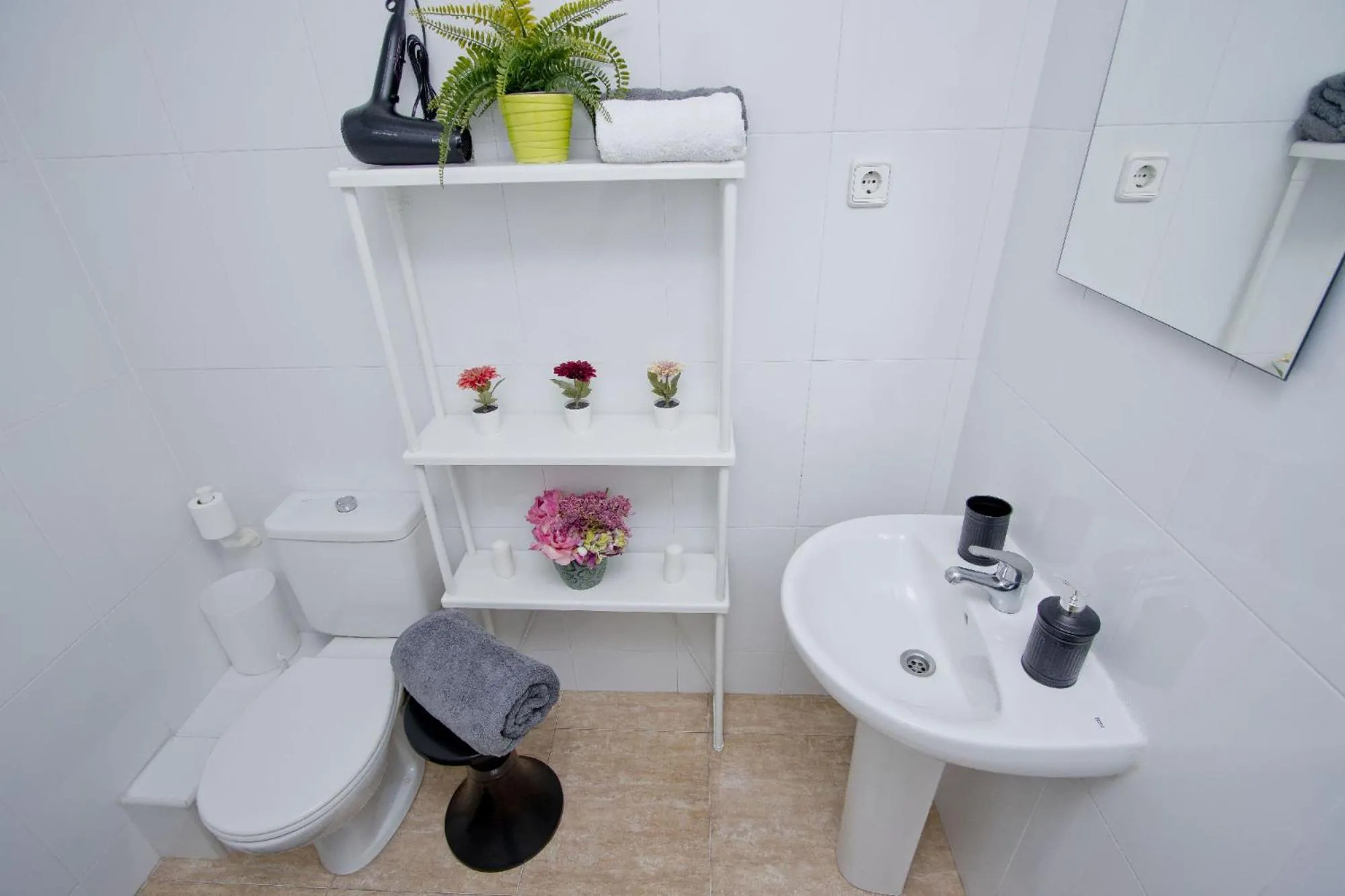 Barcelona City North Hostal