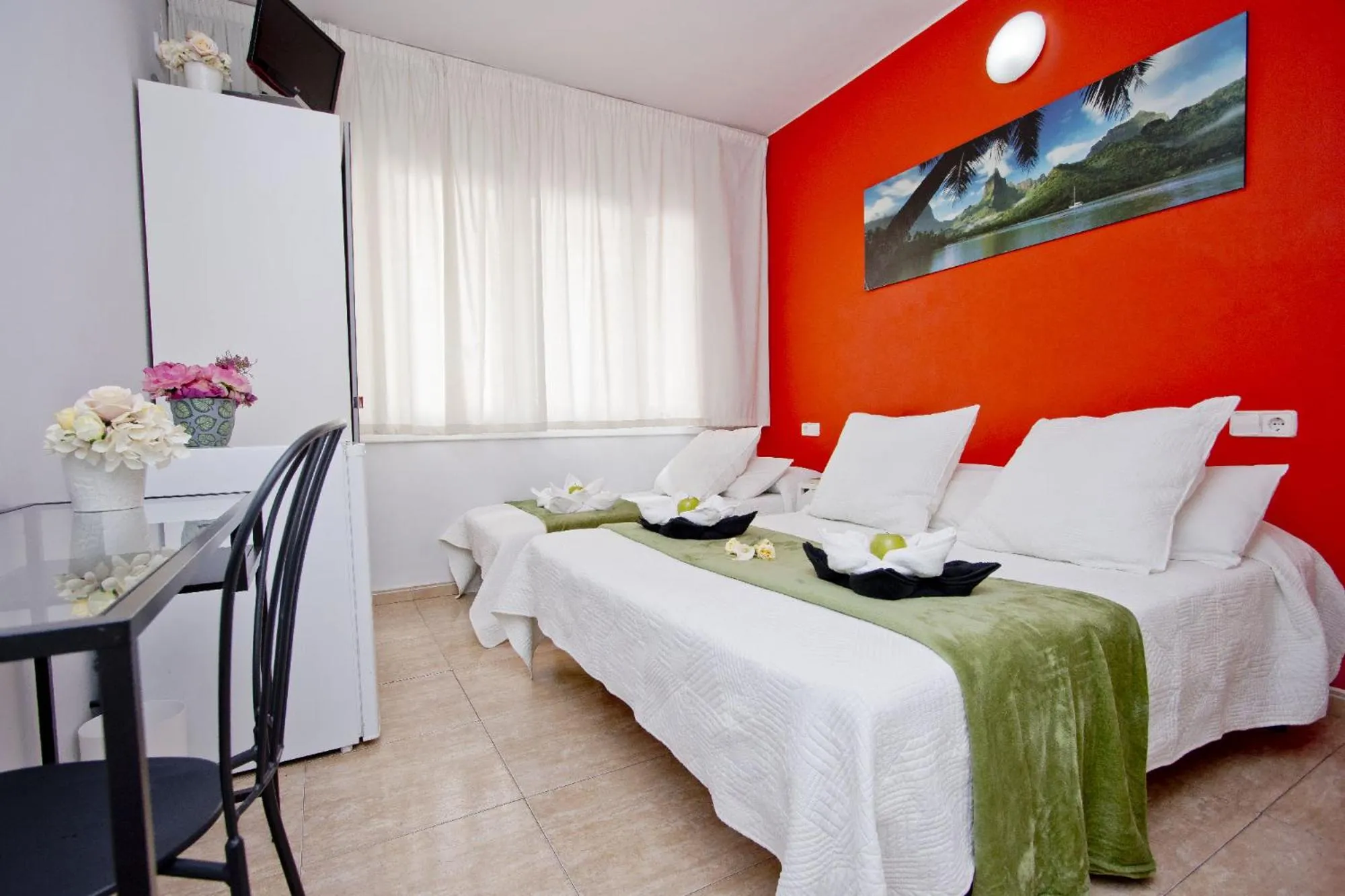 Bed in Barcelona City North Hostal