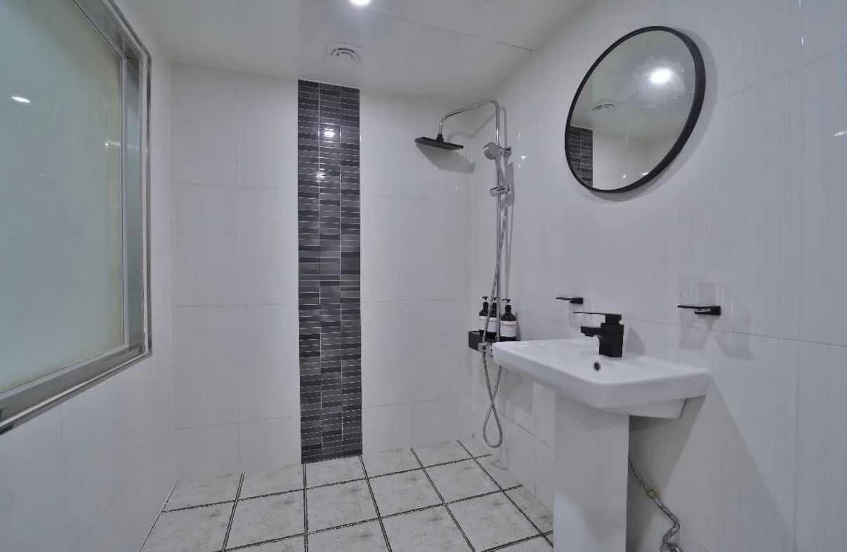 Shower in Hotel Torang Jeonju