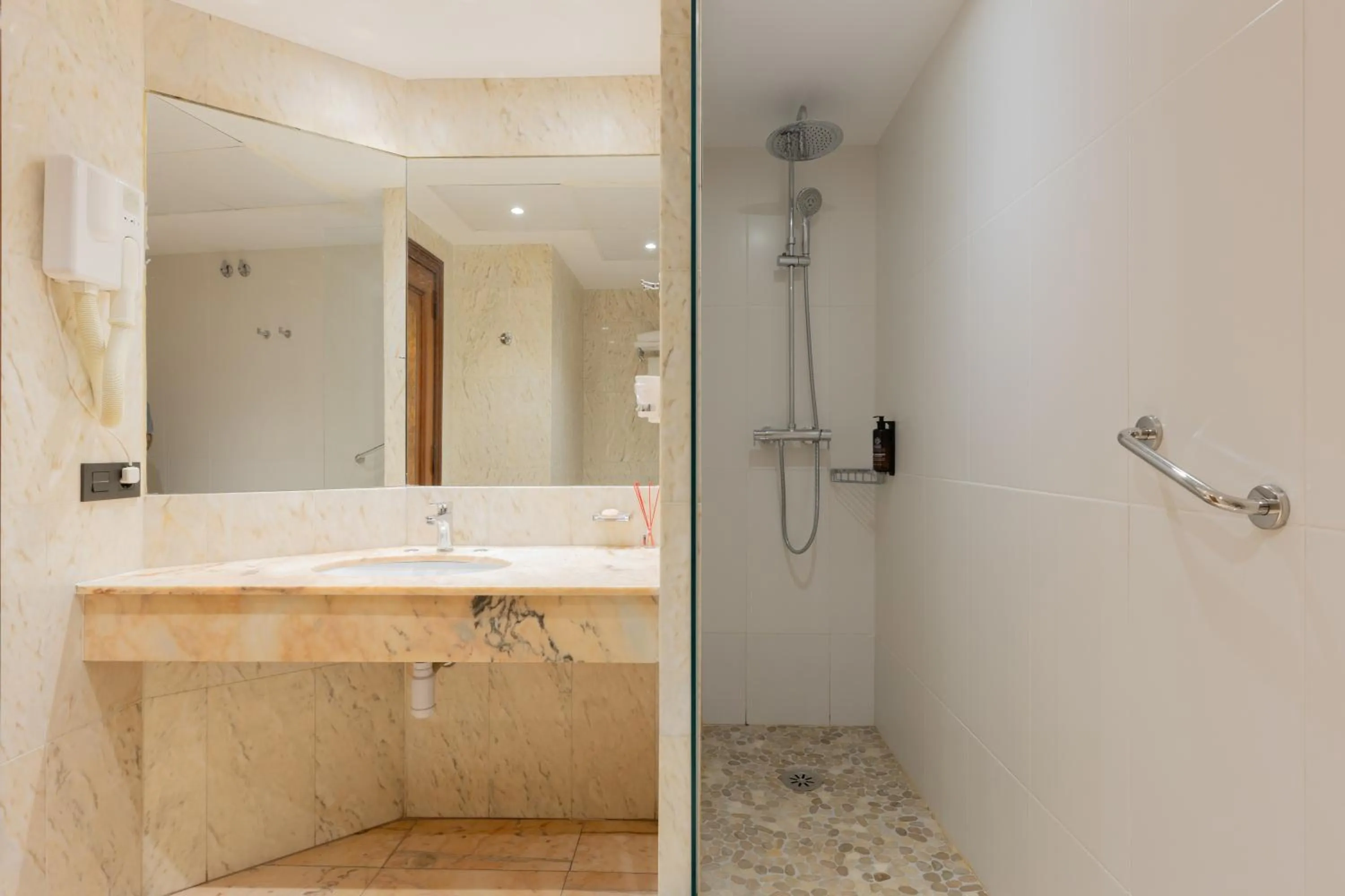 Bathroom in Hotel Casanova