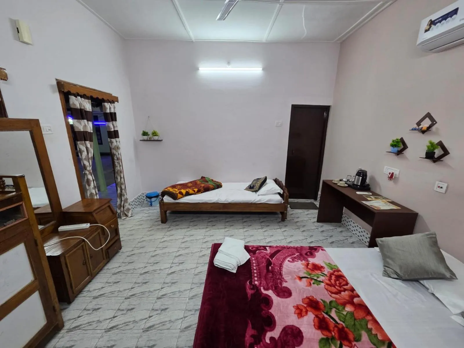 Bed in Green Reed Resort By Meenakshi, Kaziranga