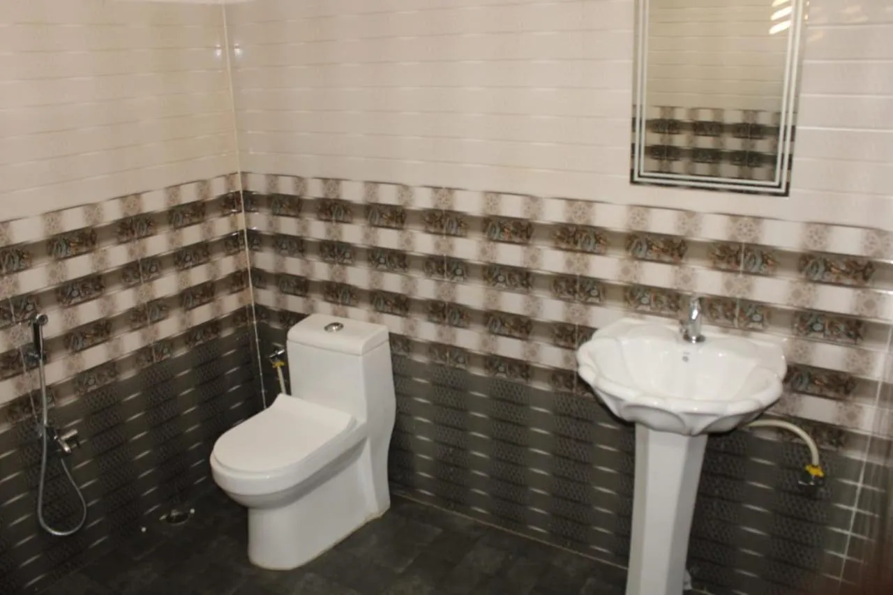 Toilet in Green Reed Resort By Meenakshi, Kaziranga