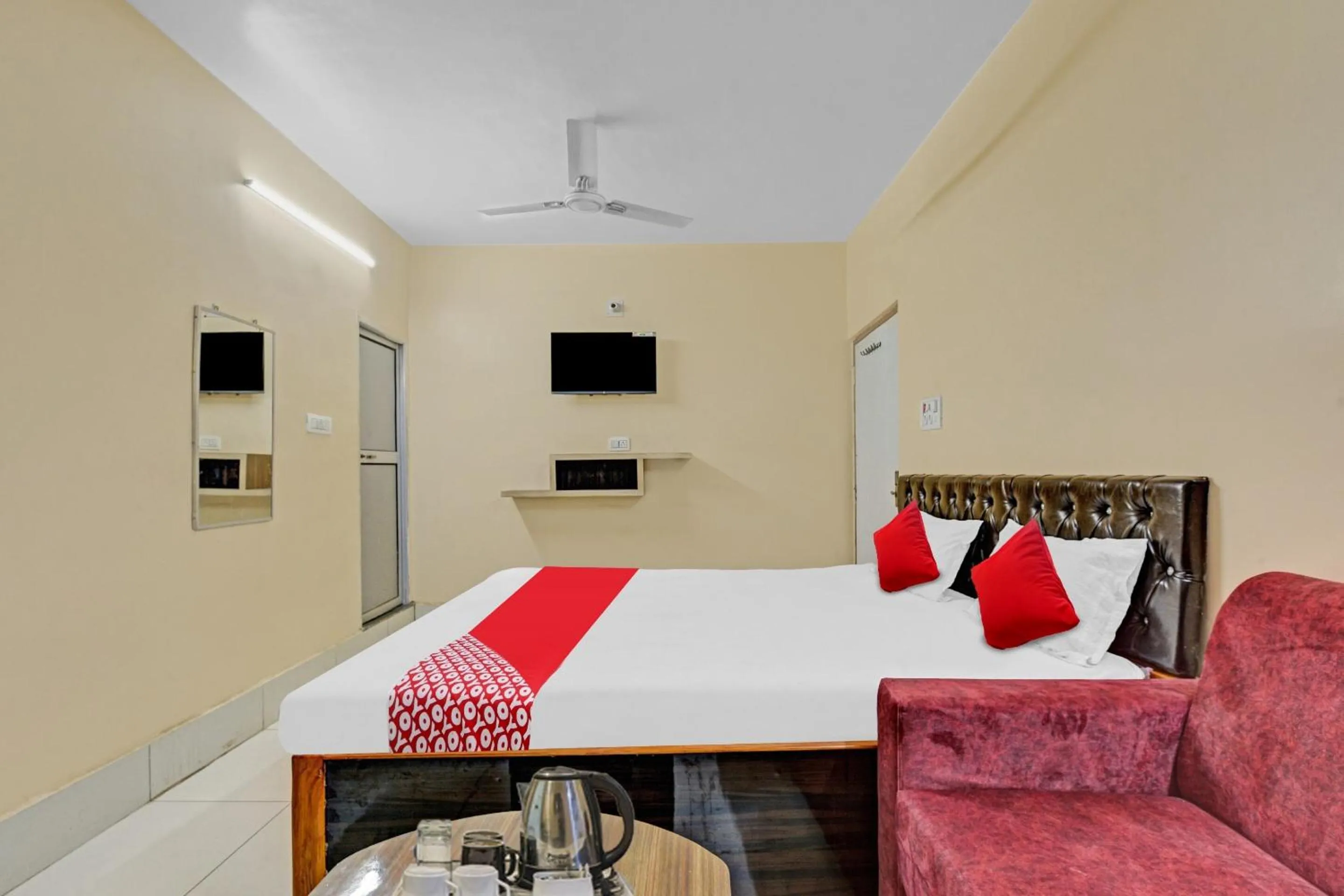Bedroom in Hotel O SRI JAGARNATH BANQUET & HOTEL