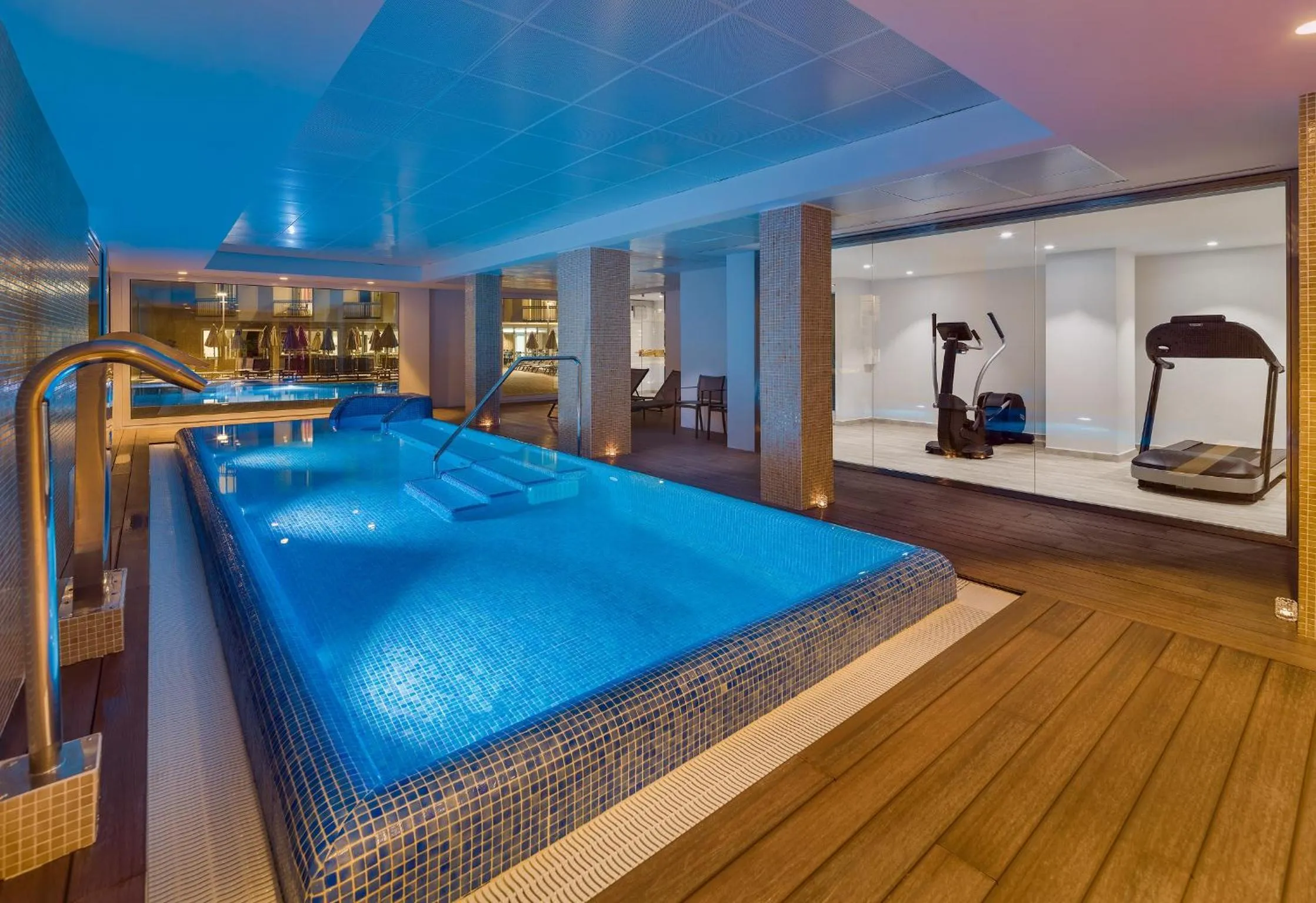 Hot Tub in H10 Casa del Mar