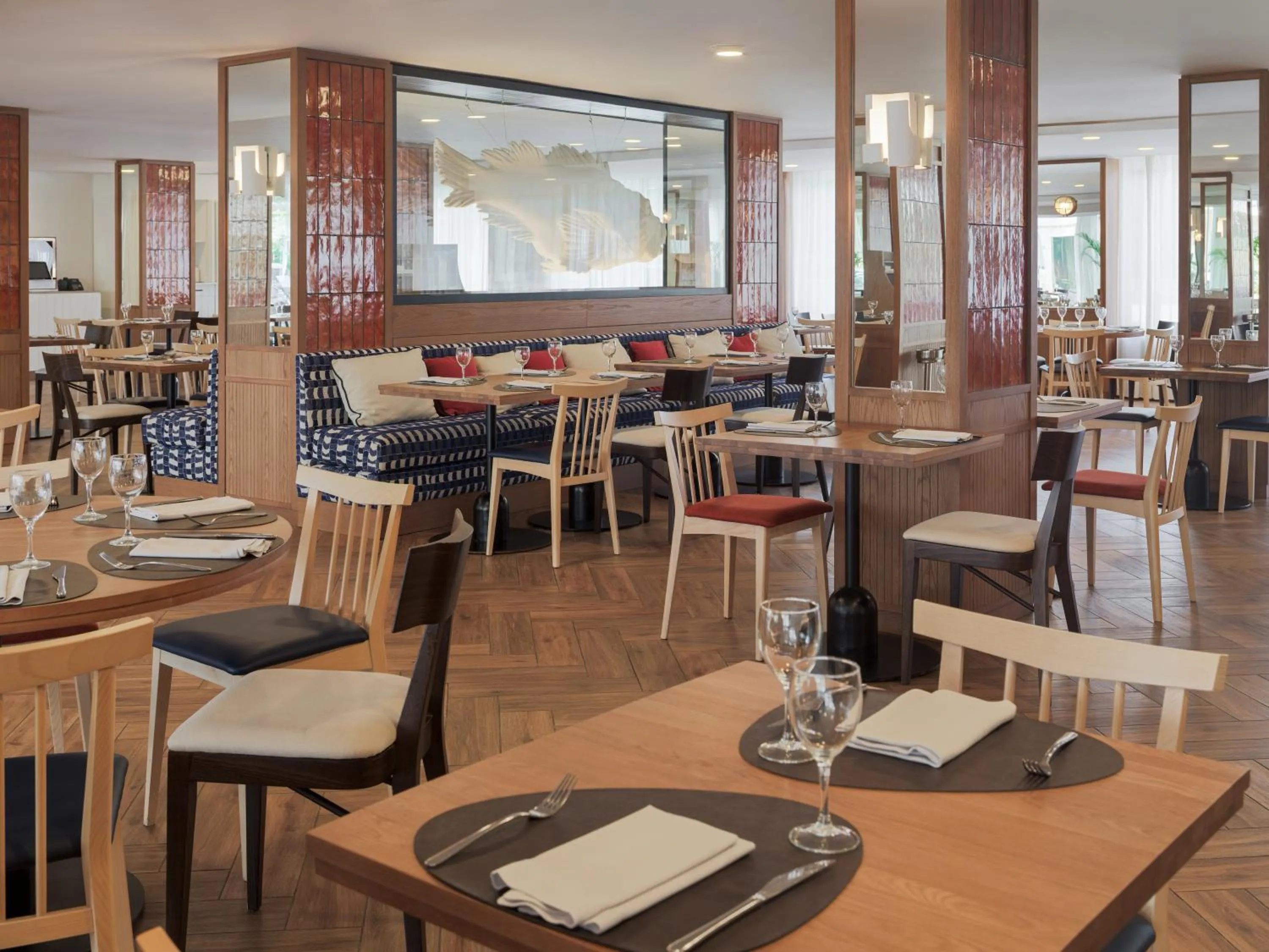 Restaurant/places to eat in H10 Casa del Mar