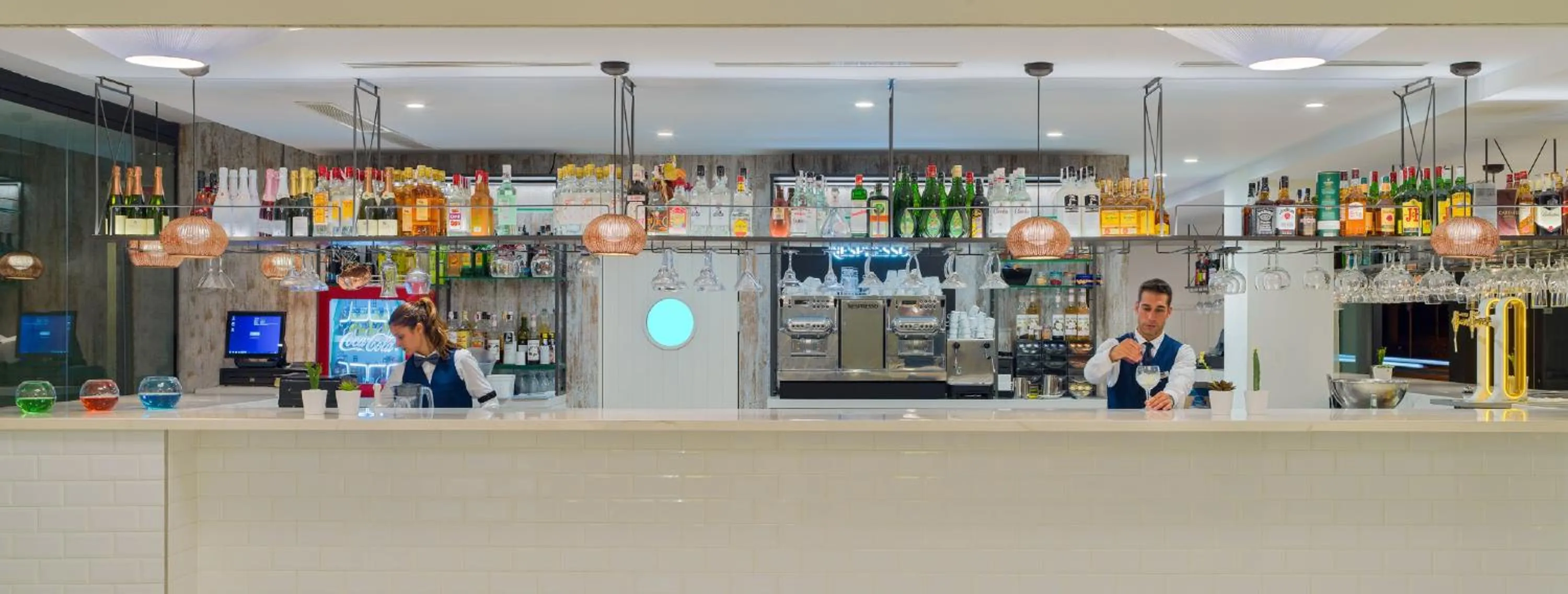 Restaurant/places to eat in H10 Casa del Mar