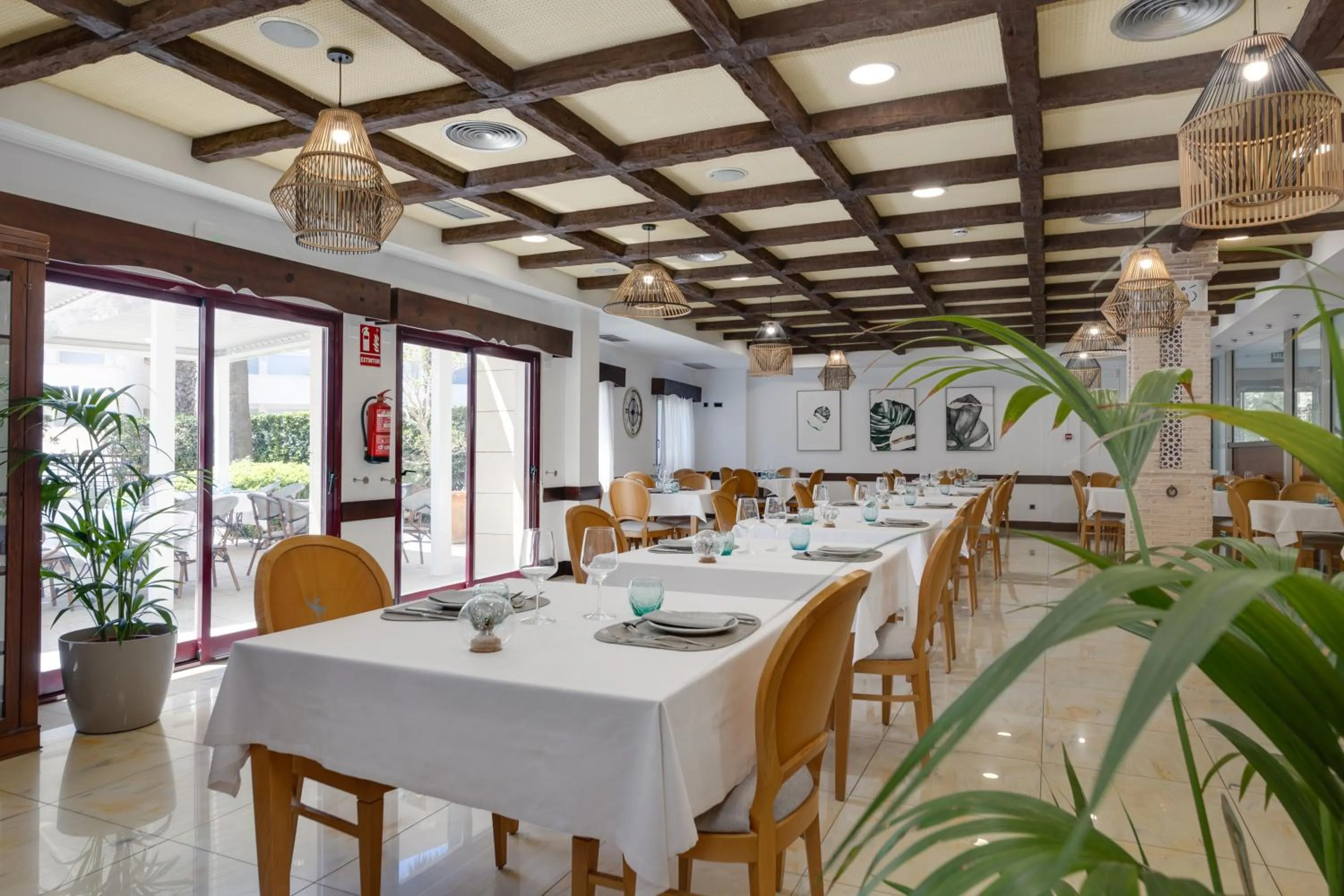 Restaurant/places to eat in Daniya Denia Spa & Business 4*