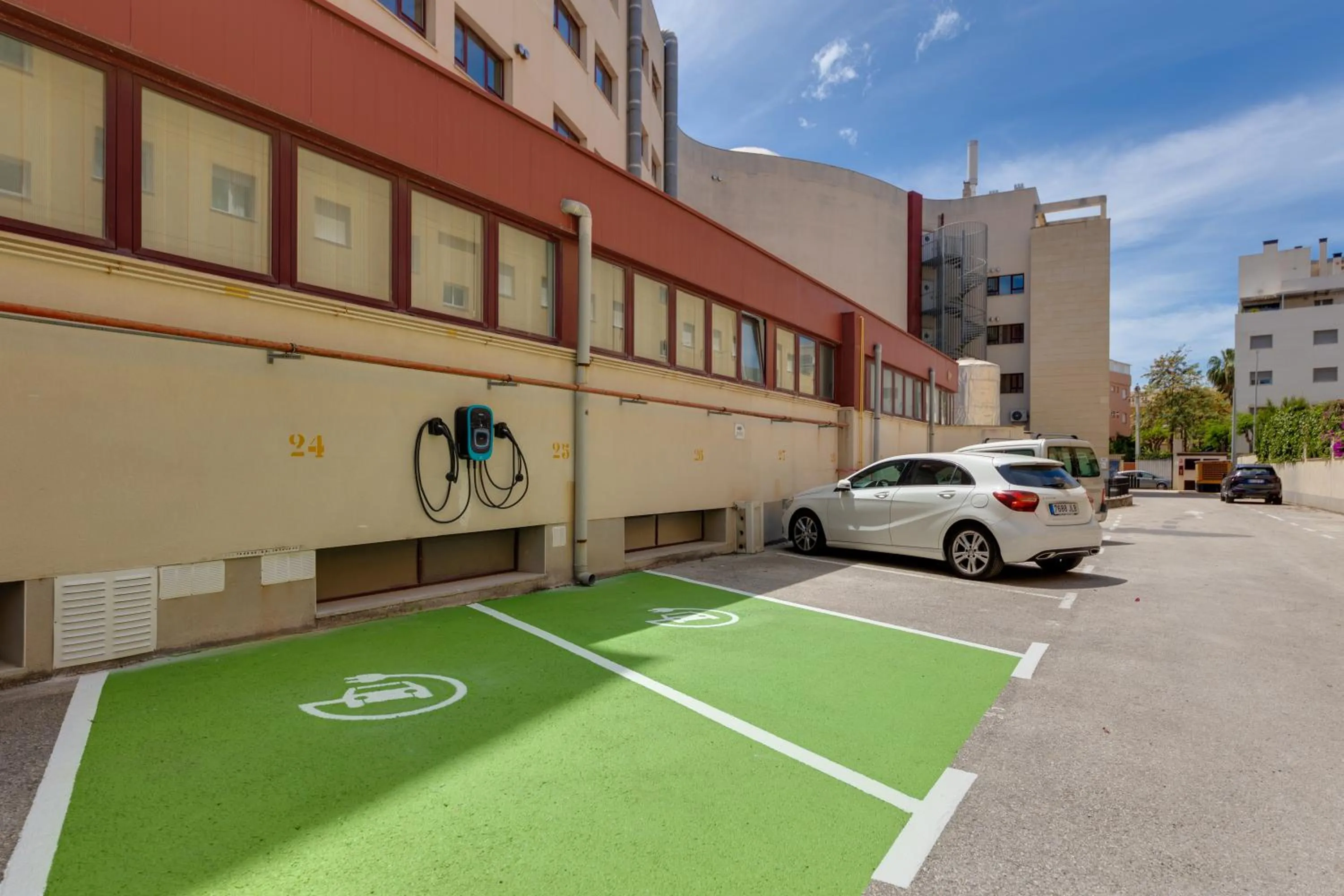 Parking in Daniya Denia Spa & Business 4*