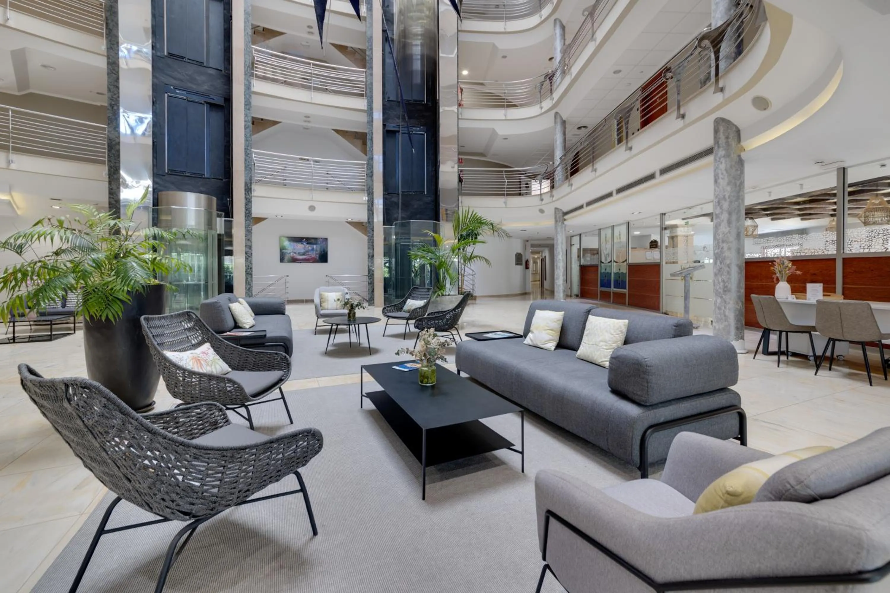 Living room in Daniya Denia Spa & Business 4*