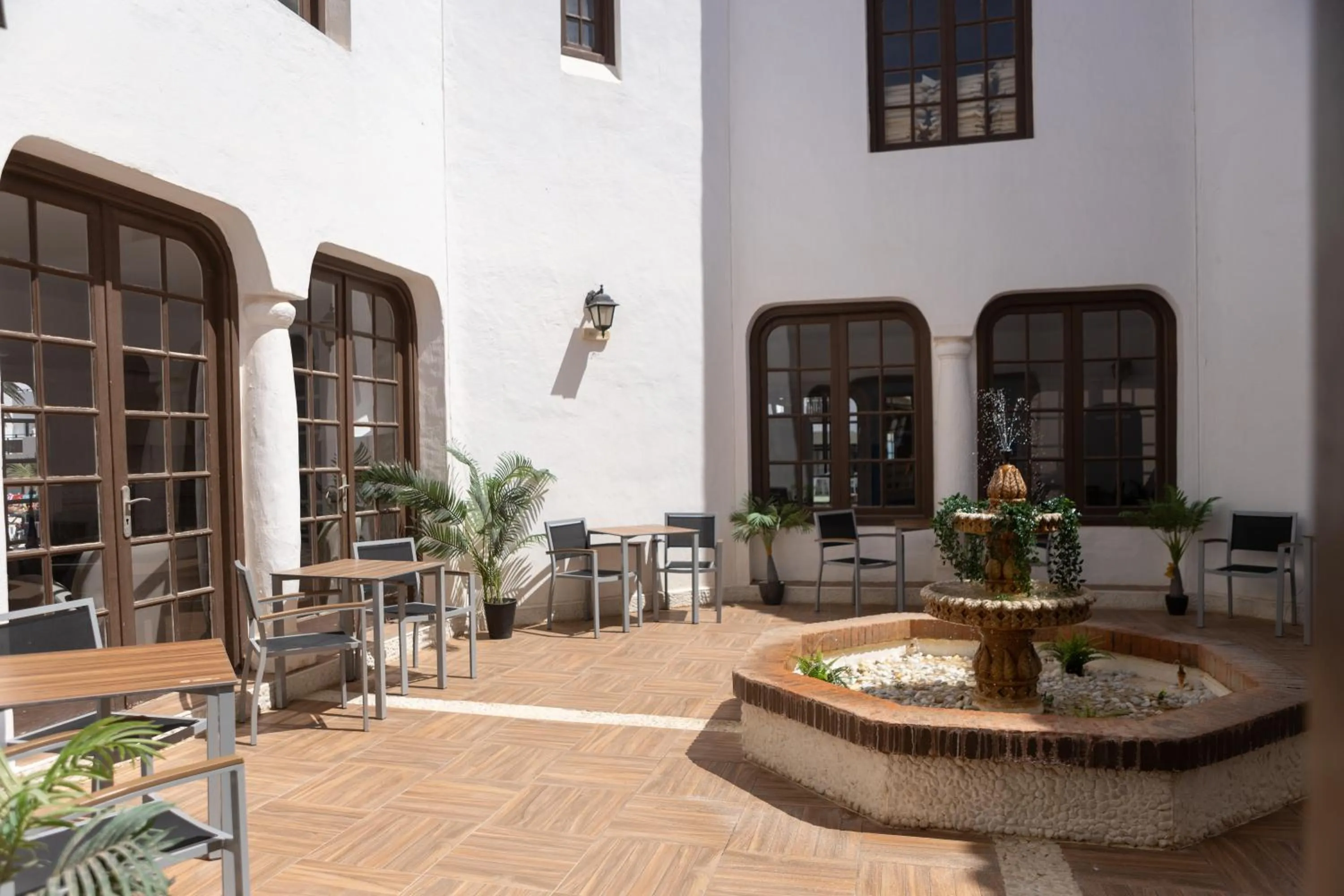 Area and facilities in Apartamentos Hesperia Bristol Playa