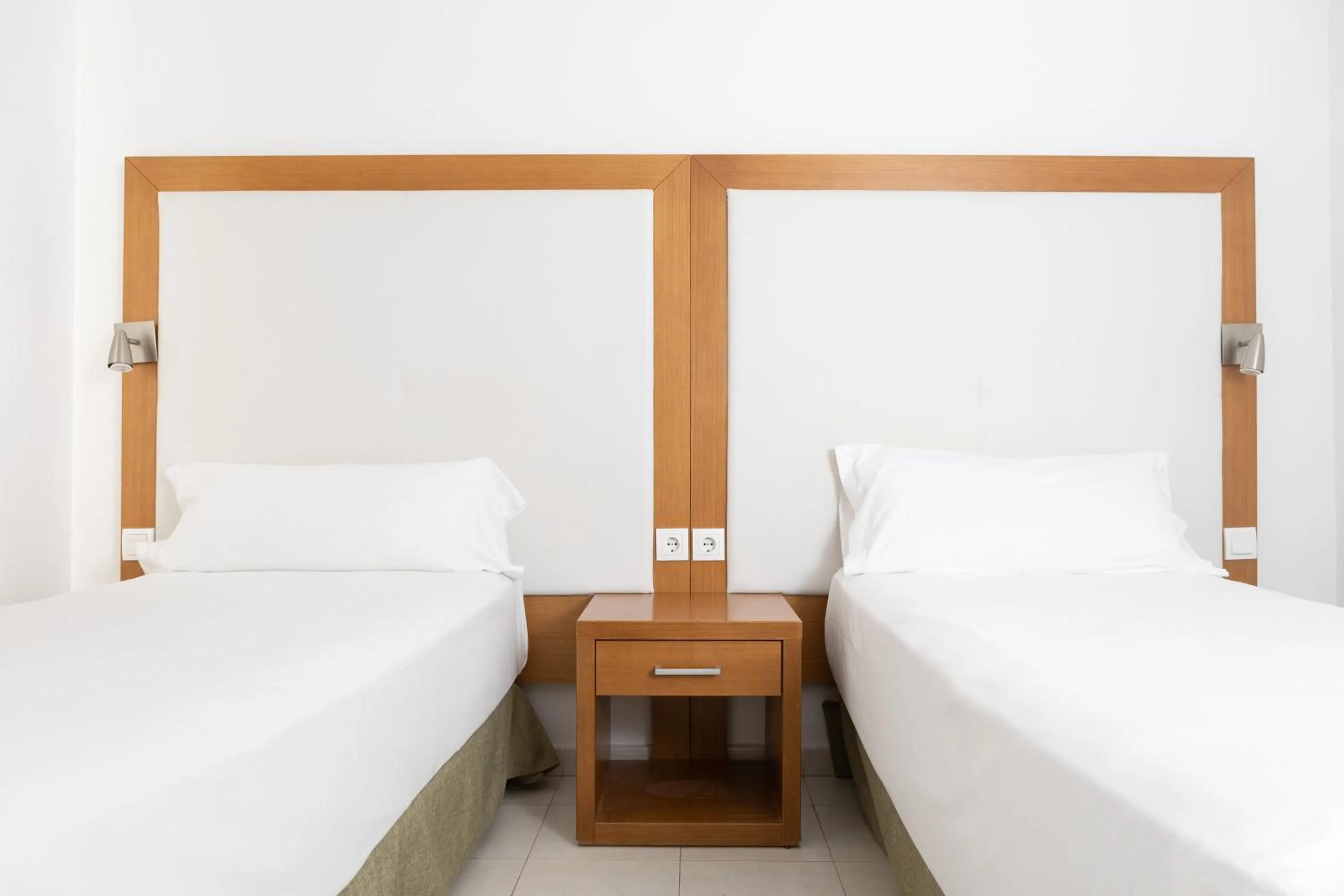 Bed in Apartamentos Hesperia Bristol Playa