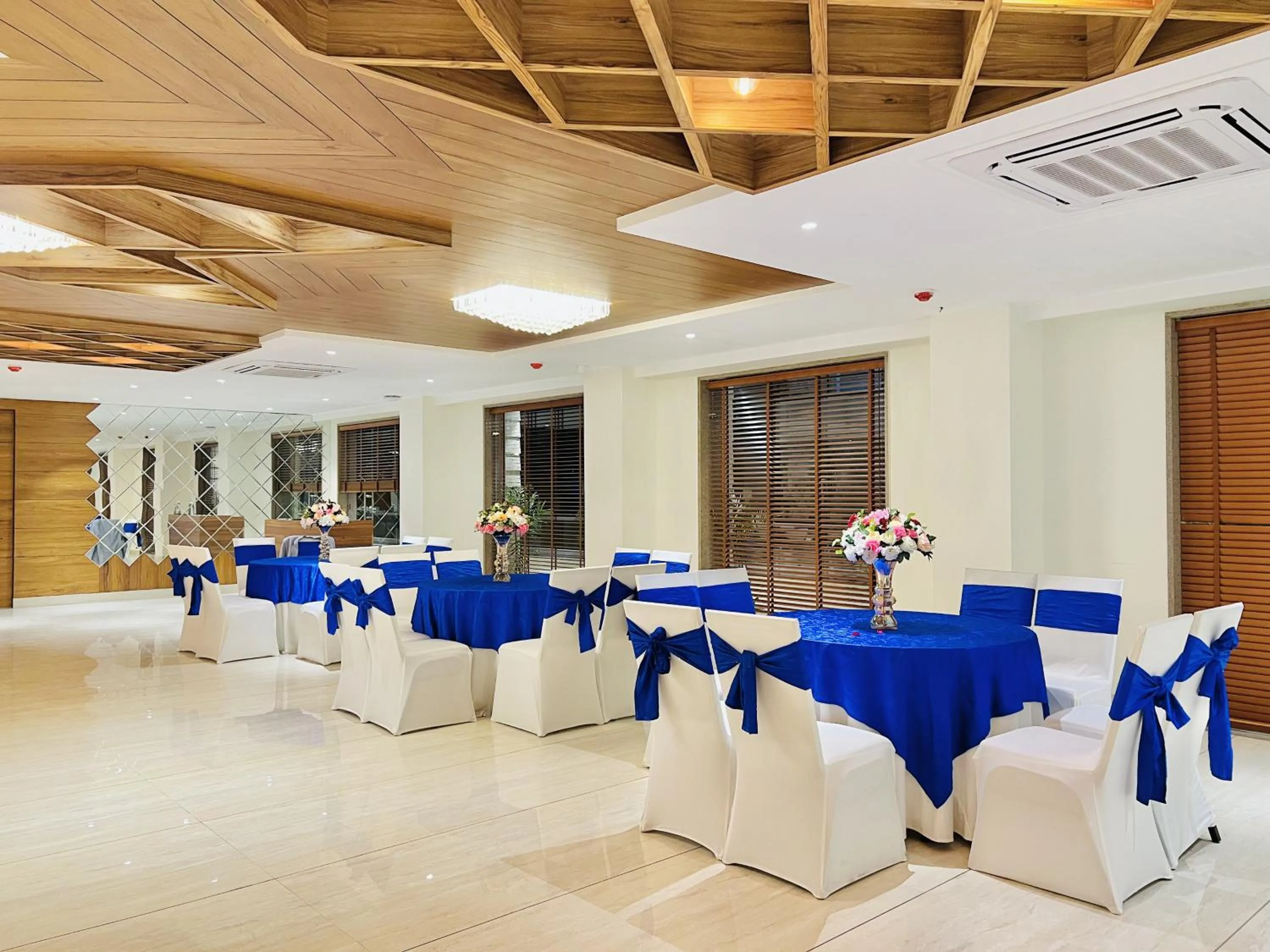 Banquet/Function facilities in SJ PARADISE