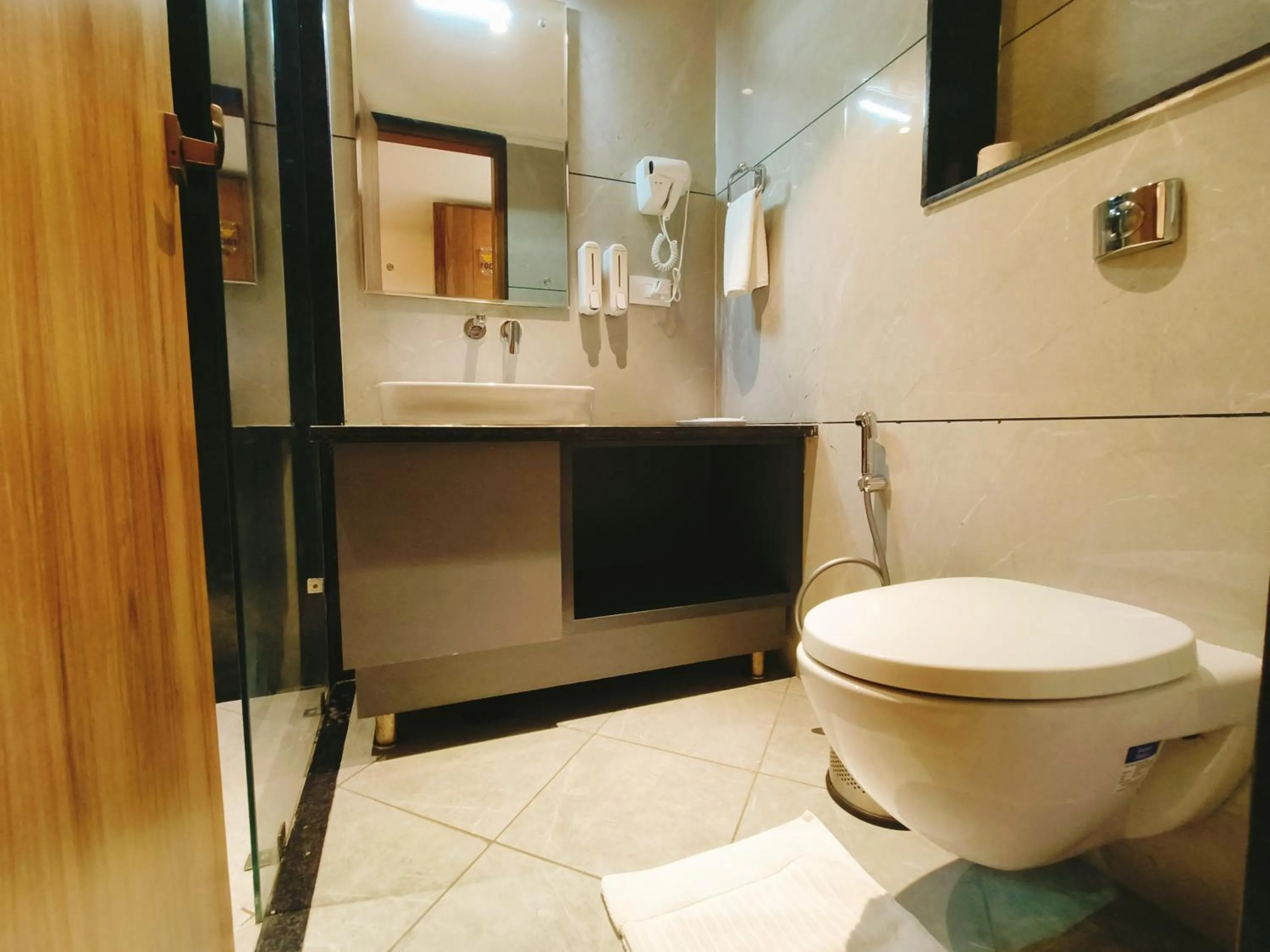 Shower in SJ PARADISE