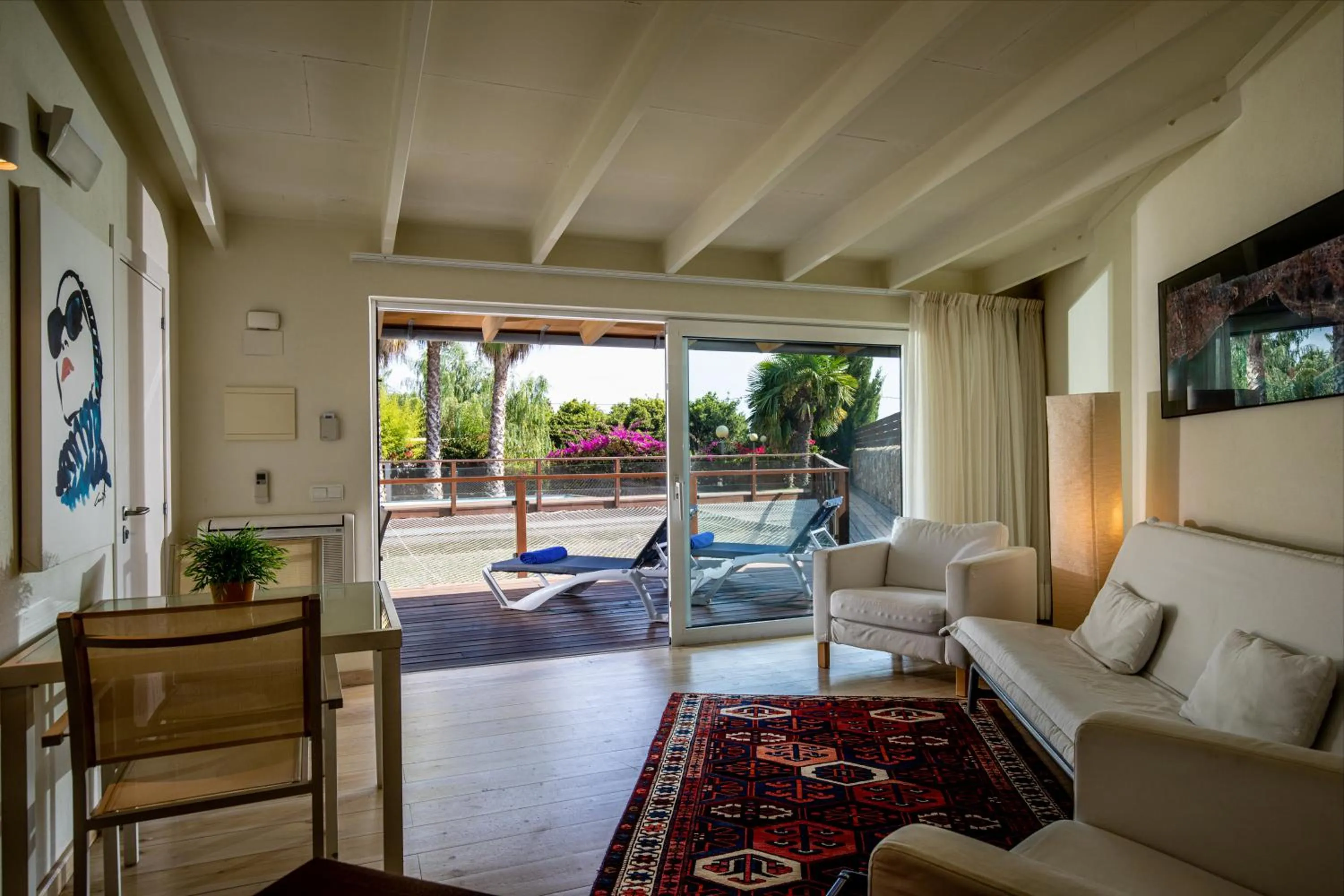 Photo of the whole room in Tancat de Codorniu