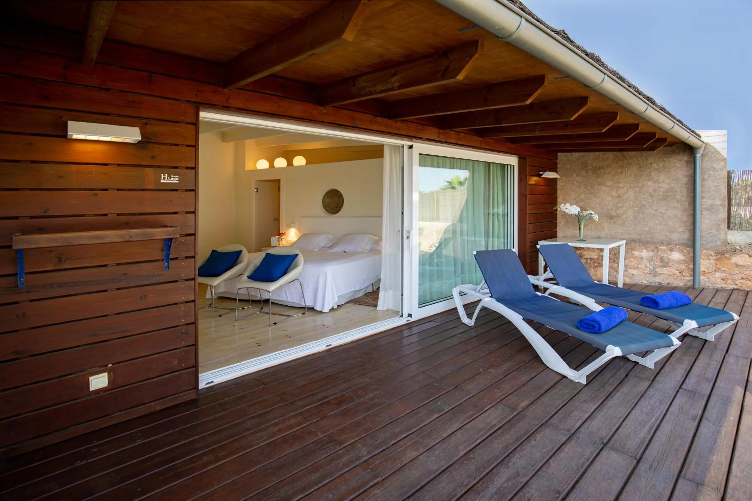 Photo of the whole room in Tancat de Codorniu