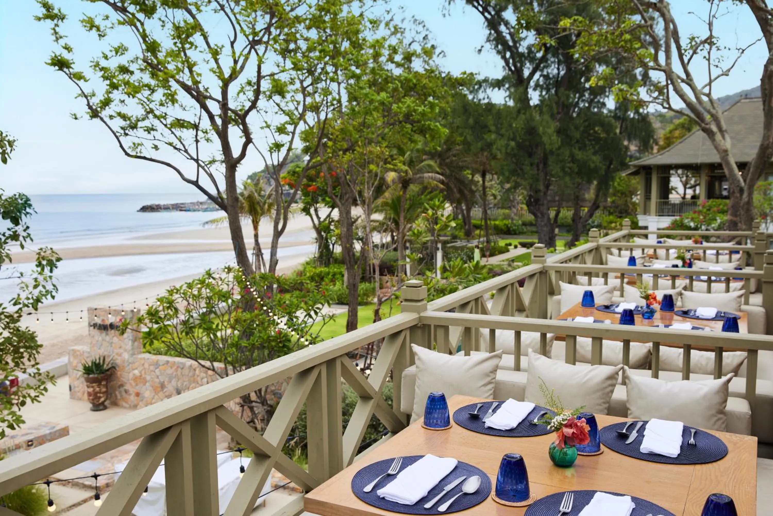 Restaurant/places to eat in Charras Bhawan Hotel and Residences