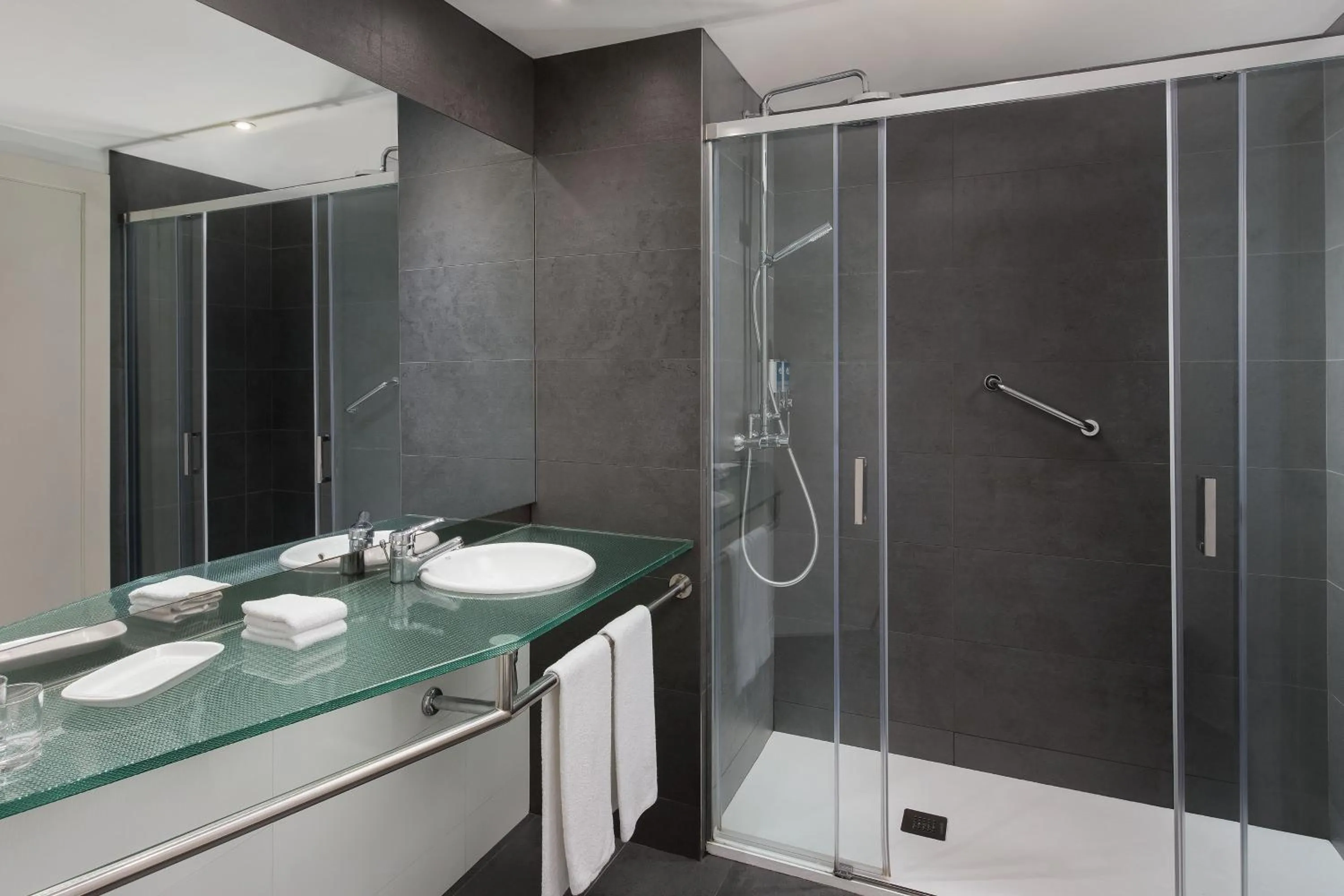 Bathroom in Four Points by Sheraton Barcelona Diagonal